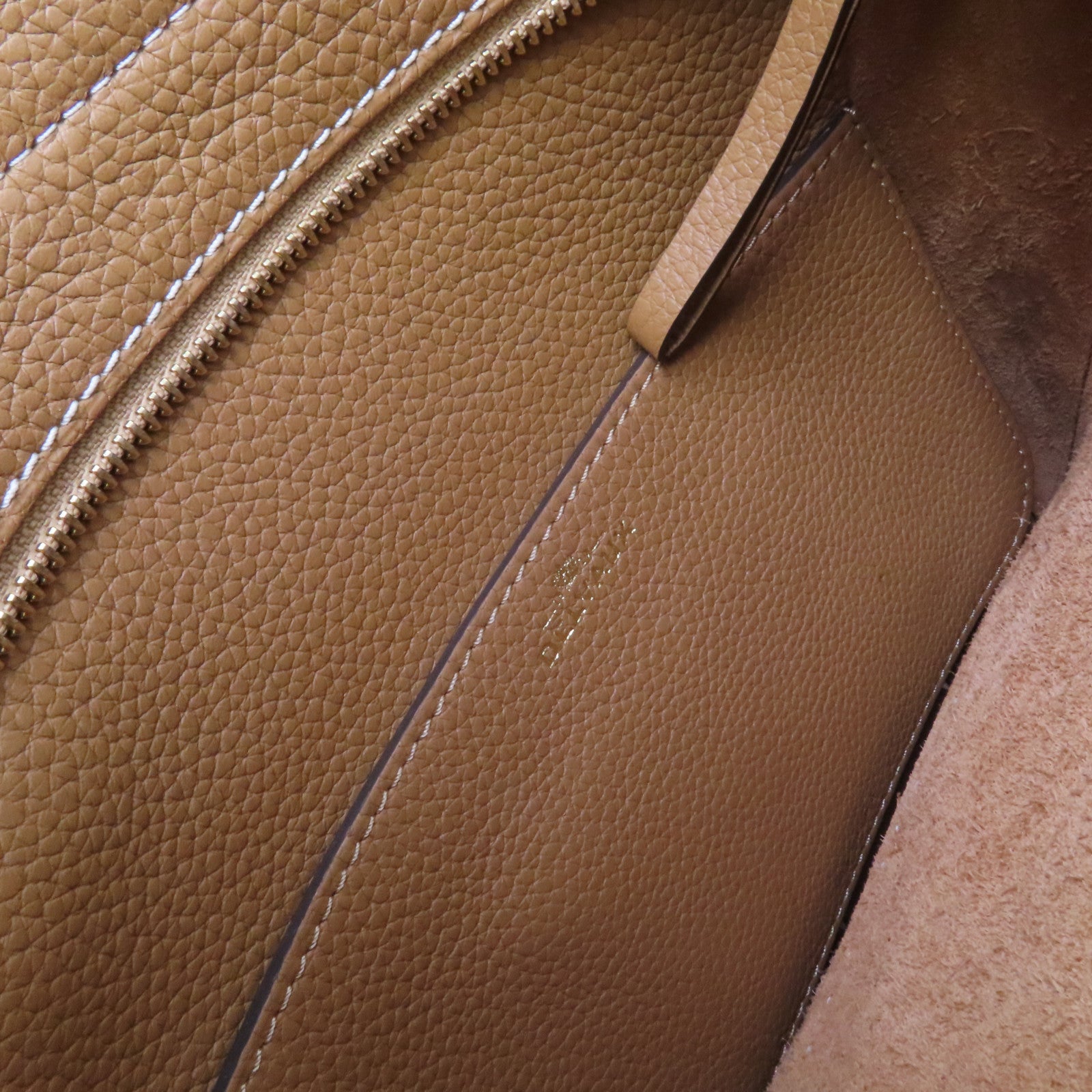 Delvaux 牛皮皮革Pin Daily Suppique Shoulder Bag金扣肩背袋啡色
