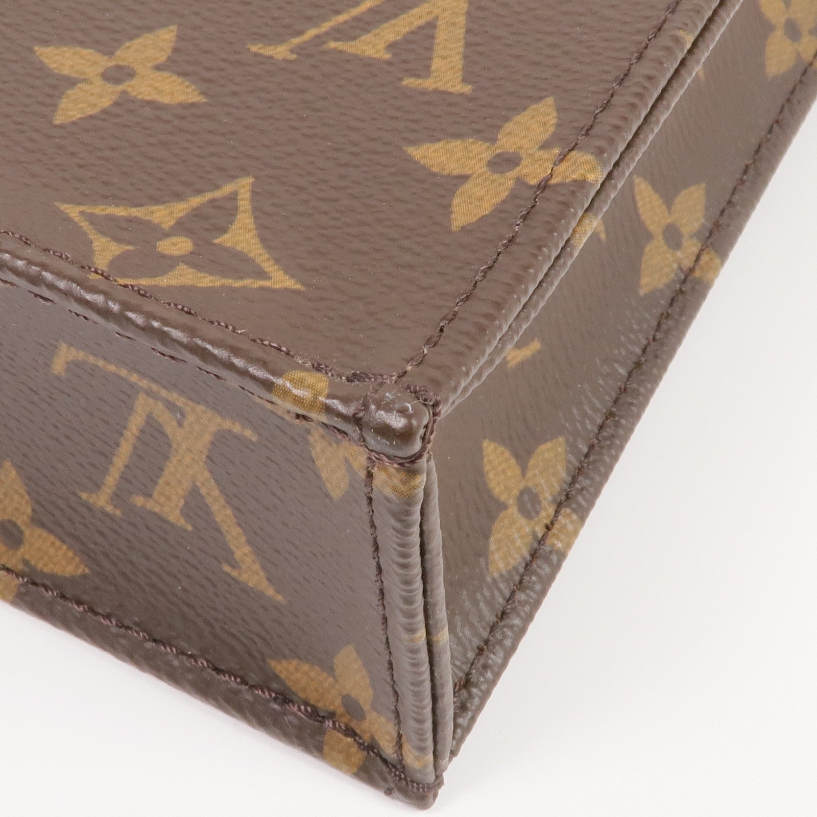 LOUIS VUITTON Monogram Petit Sac Plat金扣手挽肩背兩用袋Monogram Petit Sac Plat金扣手挽肩背兩用袋