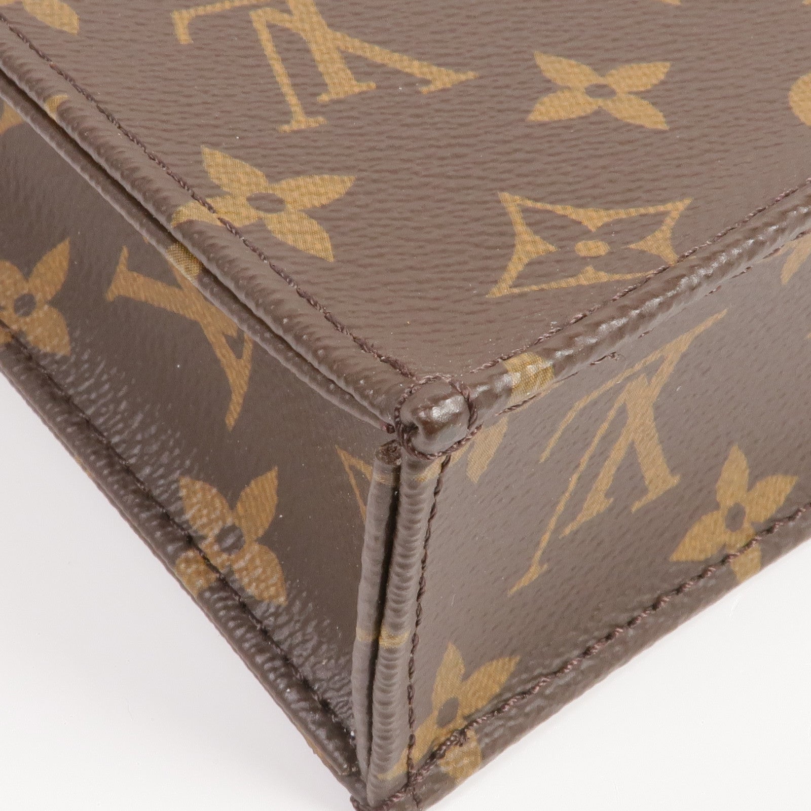 LOUIS VUITTON Monogram Petit Sac Plat金扣手挽肩背兩用袋Monogram Petit Sac Plat金扣手挽肩背兩用袋