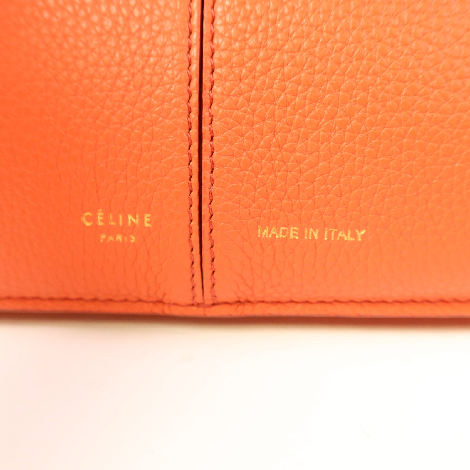 CELINE 牛皮皮革Tri-Fold金扣肩背袋