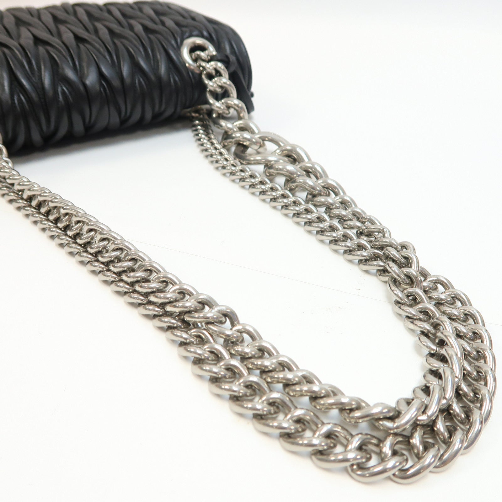 Miu Miu 羊皮皮革Chain Shoulder銀扣鏈帶肩背袋黑色