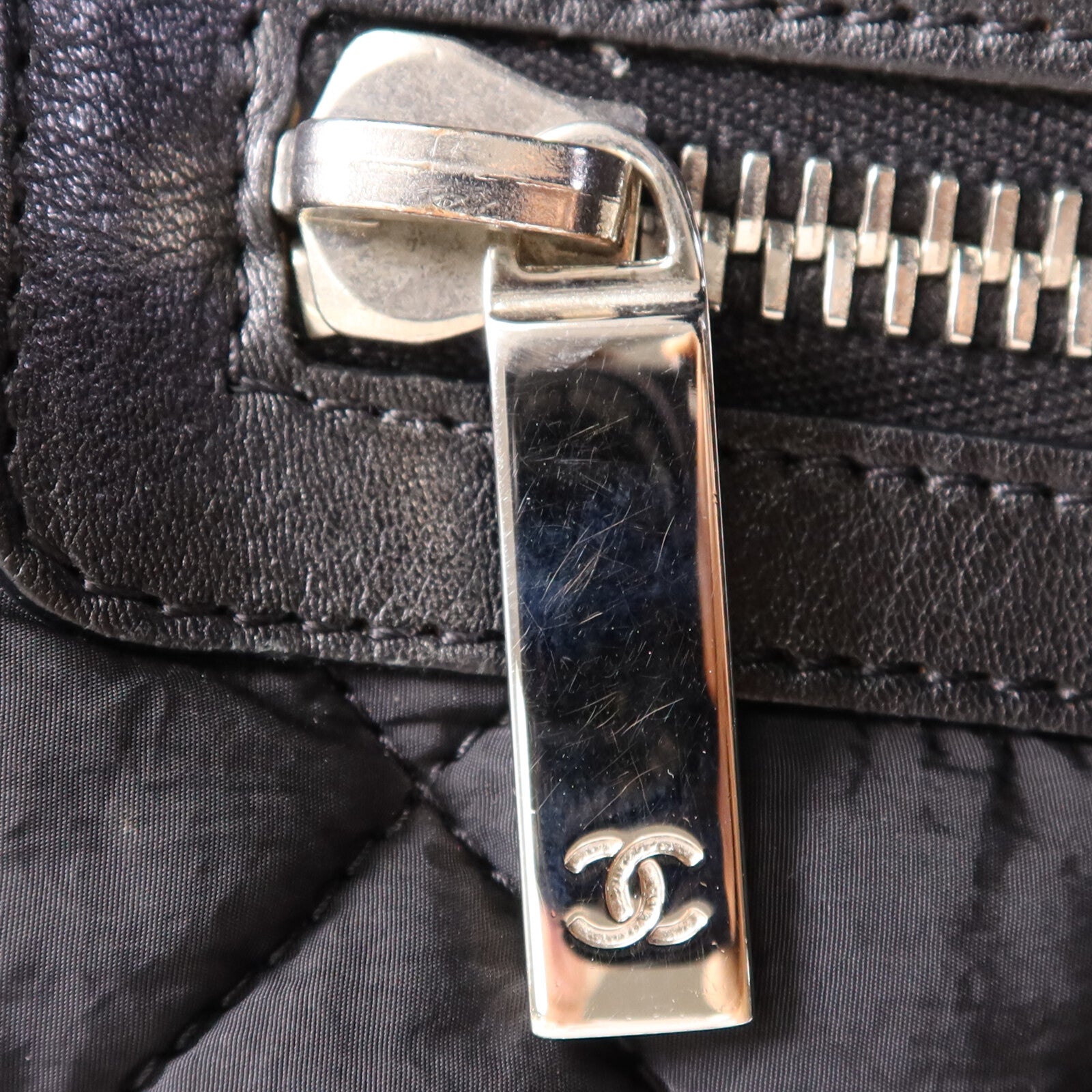 CHANEL 尼龍Coco CoCoon銀扣手挽袋