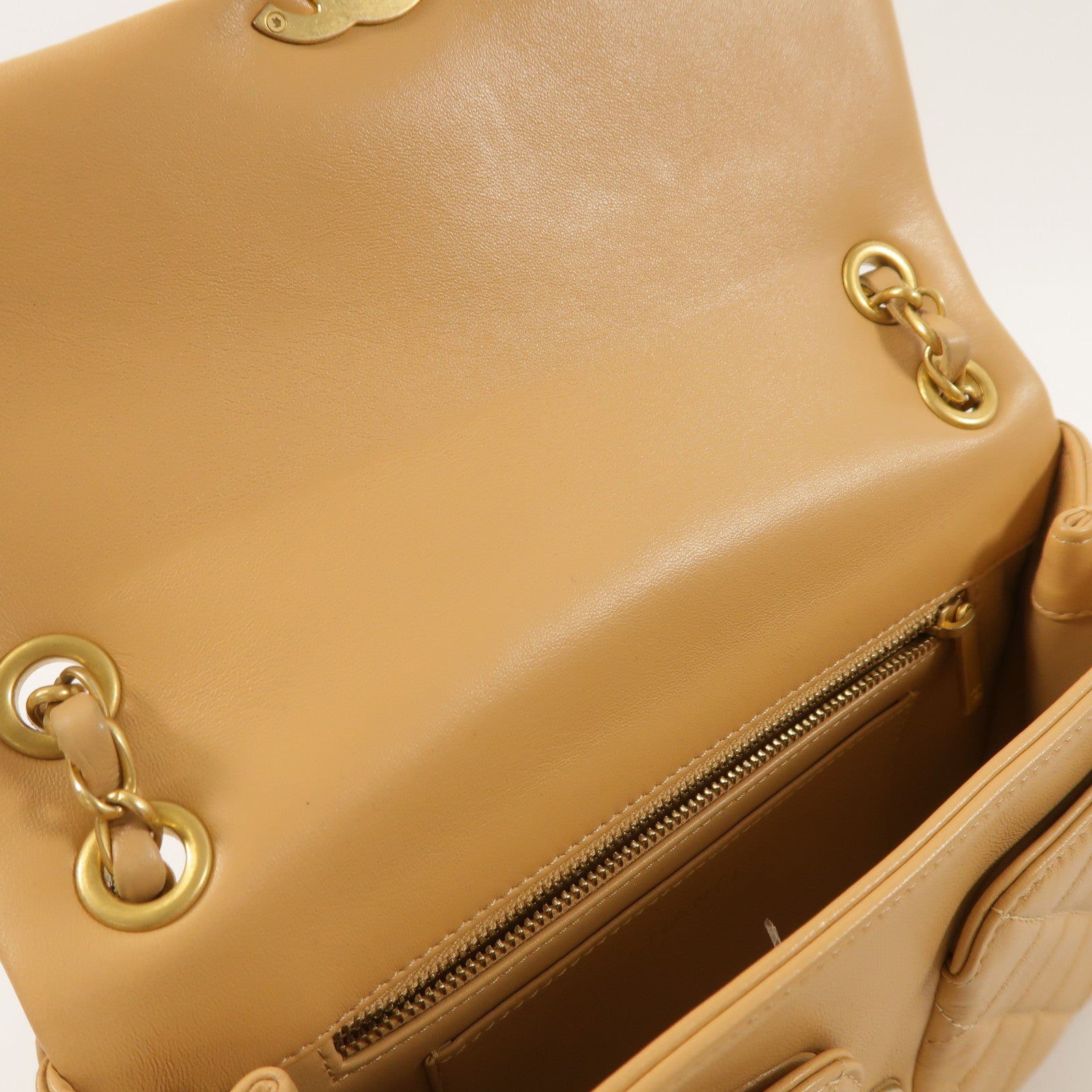 CHANEL 牛皮皮革Flap Bag鏈帶肩背袋
