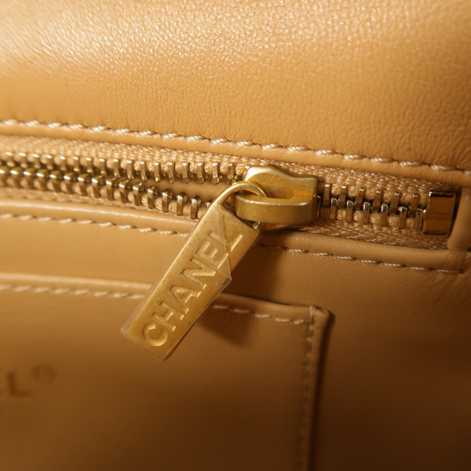 CHANEL 牛皮皮革Flap Bag鏈帶肩背袋