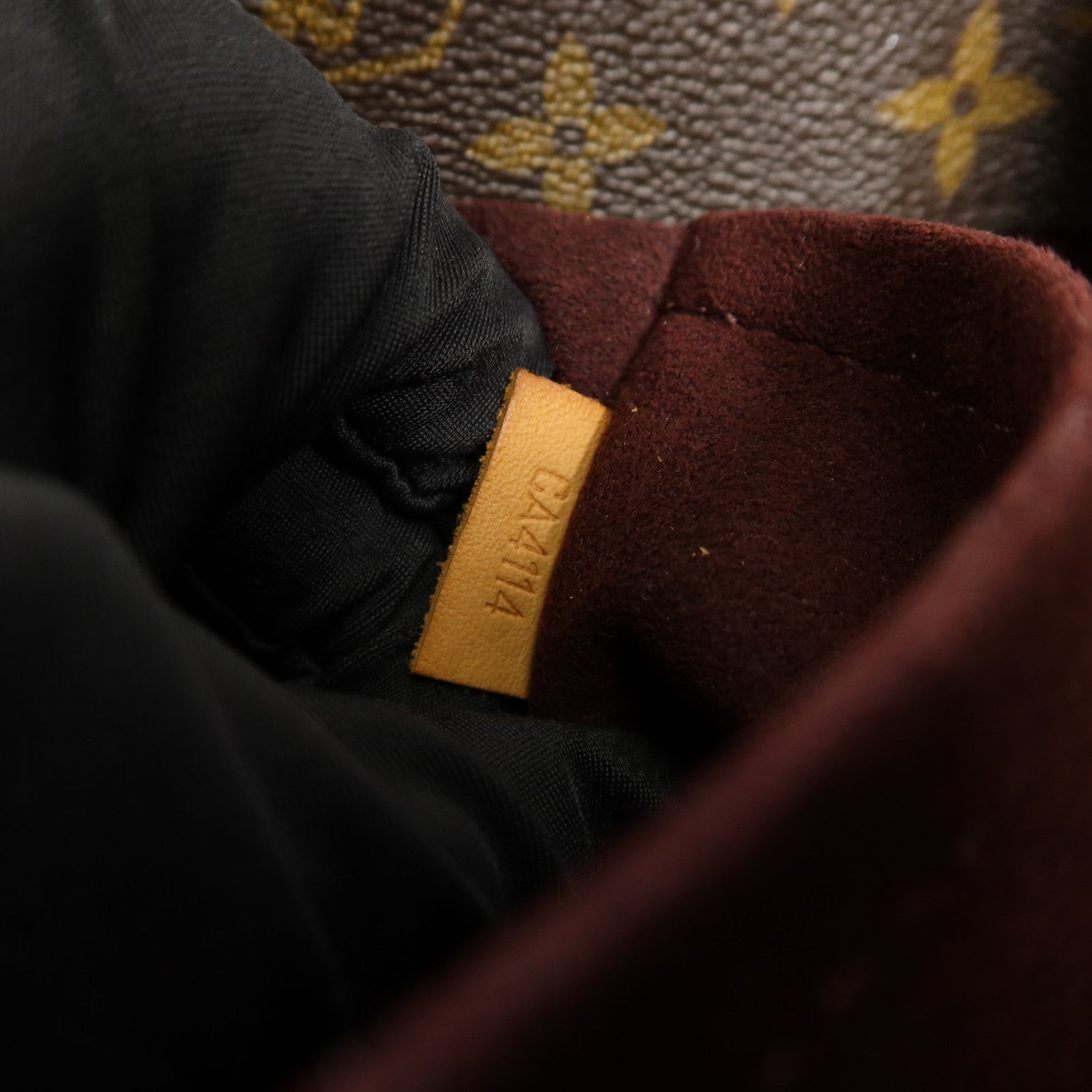 LOUIS VUITTON Monogram Montaigne MM金扣手挽肩背兩用袋