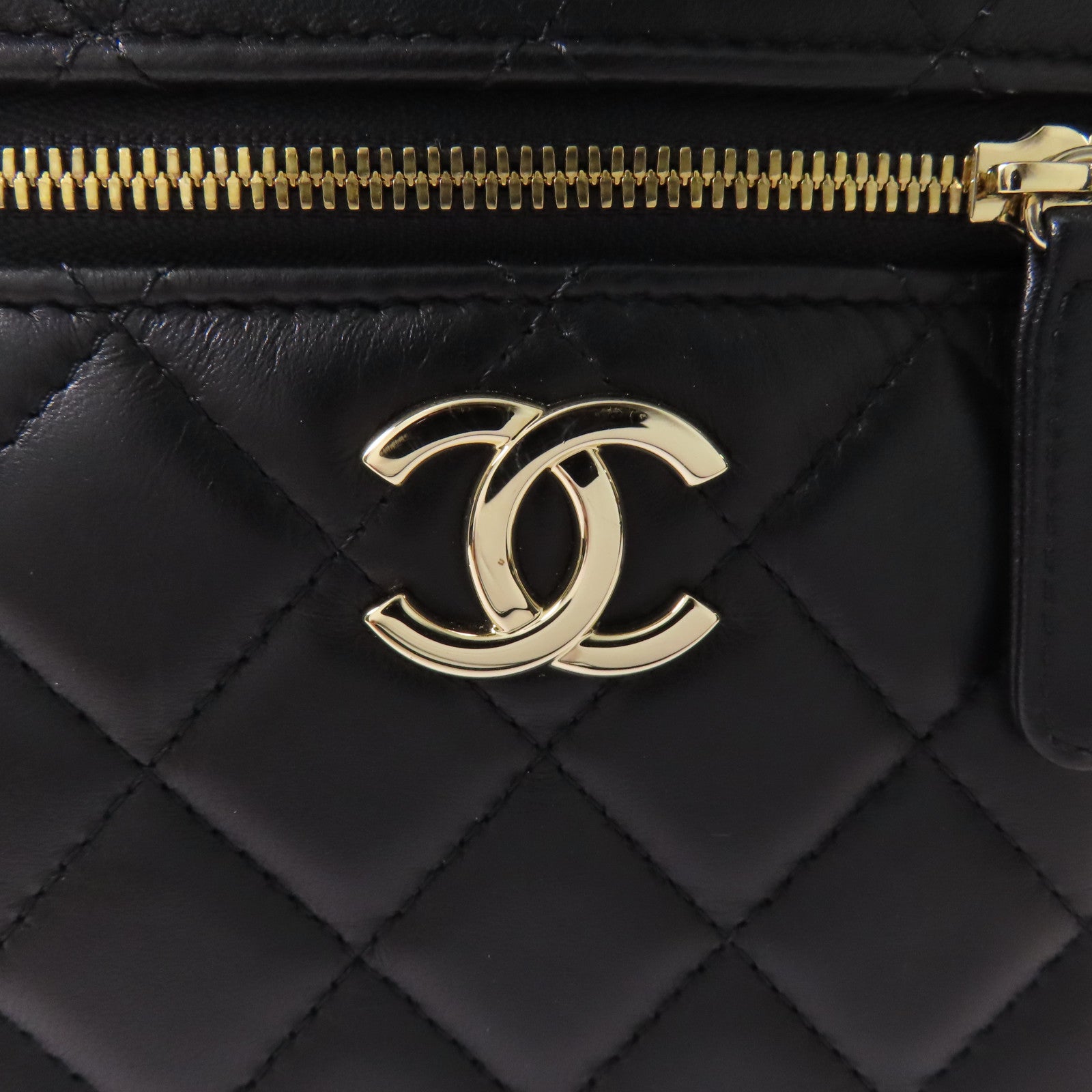 CHANEL 羊皮皮革Vanity Case金扣鏈帶手挽肩背兩用袋