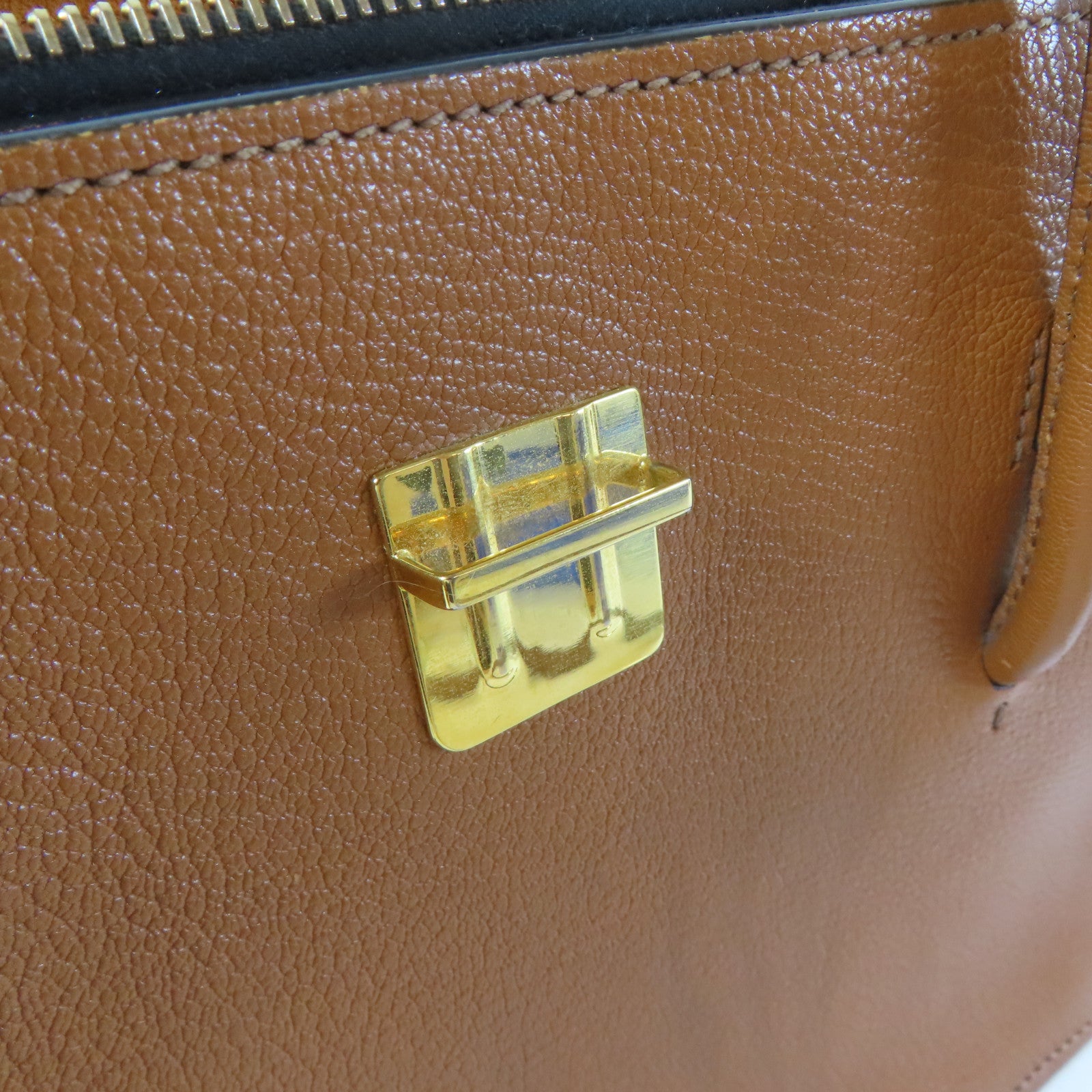 Miu Miu 牛皮皮革2 Way Shoulder金扣手挽肩背兩用袋啡色