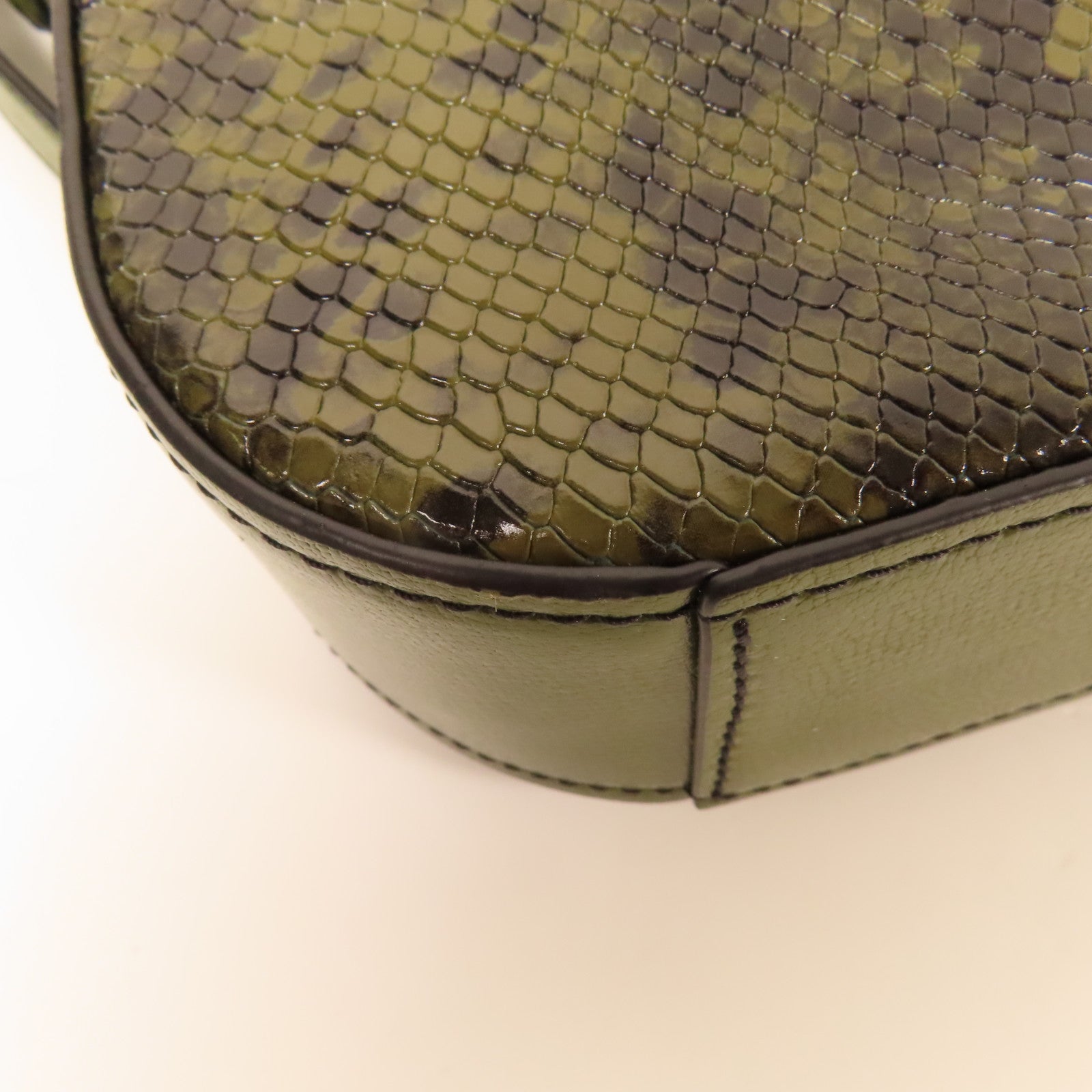 MARC JACOBS 牛皮皮革Shoulder Bag銀扣肩背袋