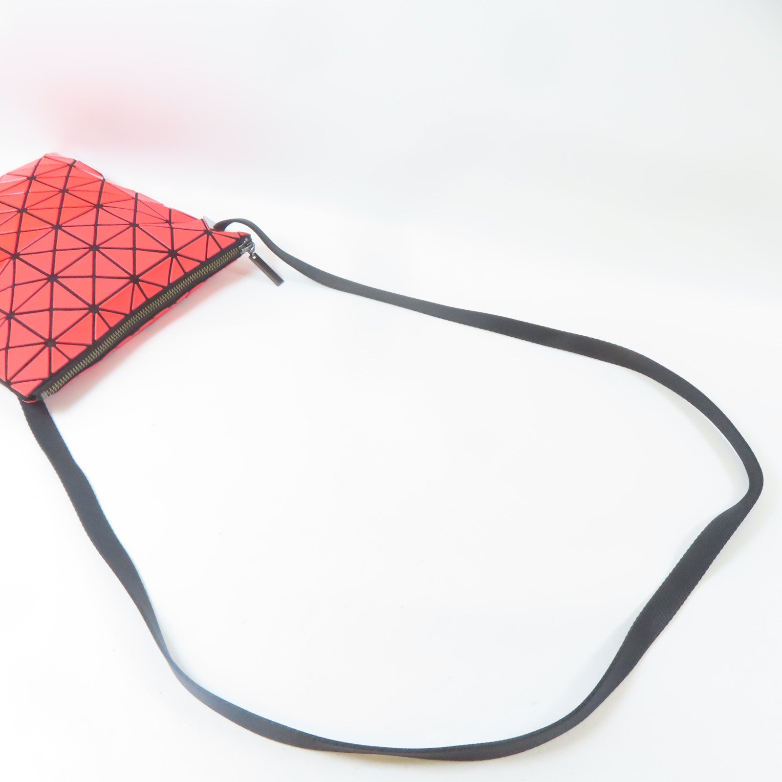 BAOBAO ISSEYMIYAKE 塗層帆布Cross Carry Bag黑扣肩背袋橙紅色