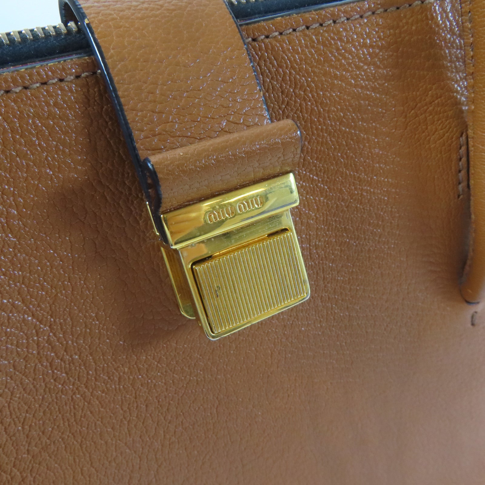Miu Miu 牛皮皮革2 Way Shoulder金扣手挽肩背兩用袋啡色