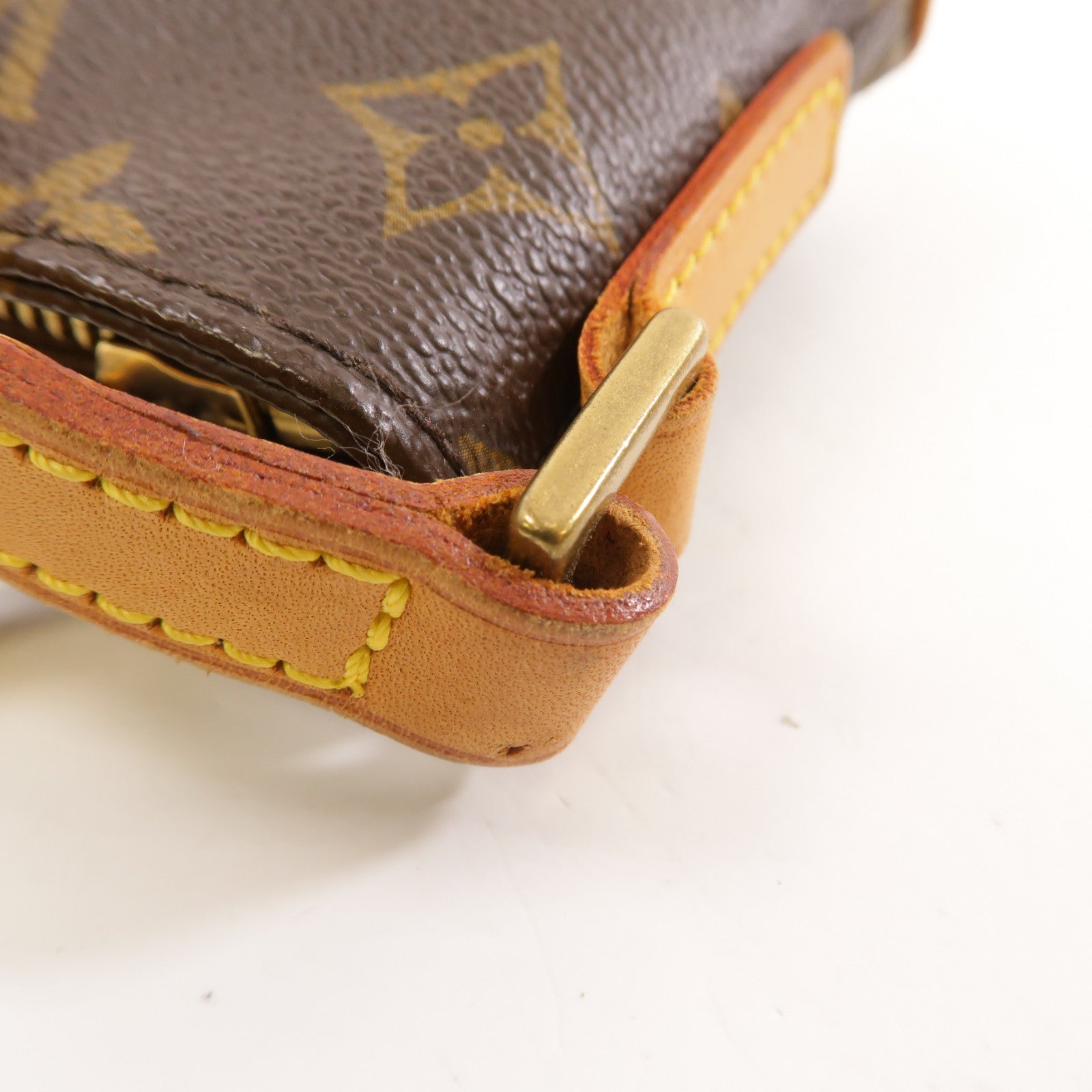 LOUIS VUITTON Monogram Trotteur金扣肩背袋啡色