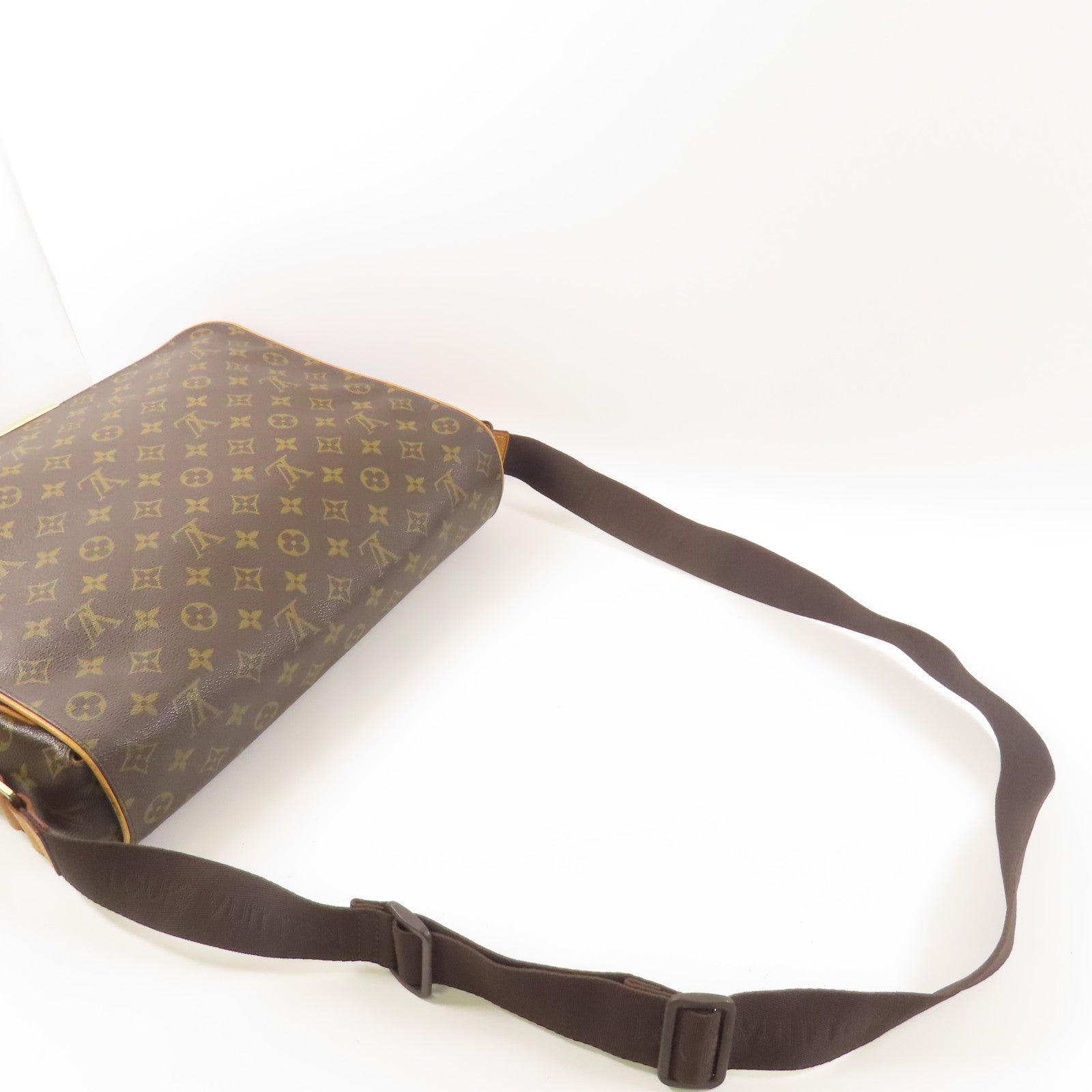 LOUIS VUITTON Monogram Abbesses金扣肩背袋