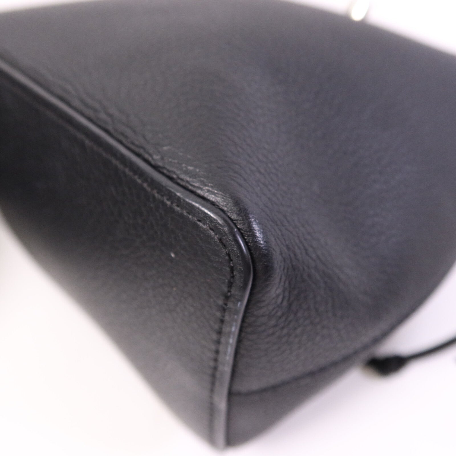 LOUIS VUITTON 牛皮皮革Nano Lockme銀扣肩背袋