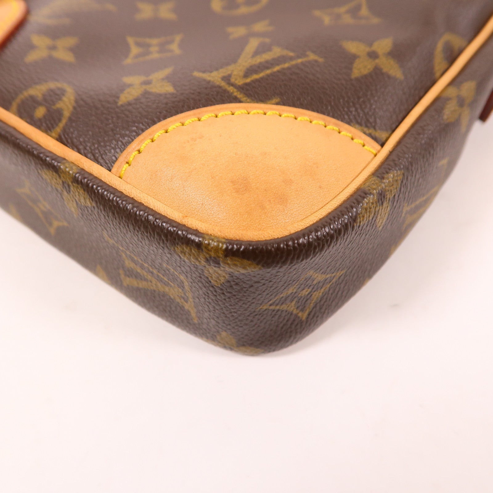 LOUIS VUITTON Monogram Danube金扣肩背袋