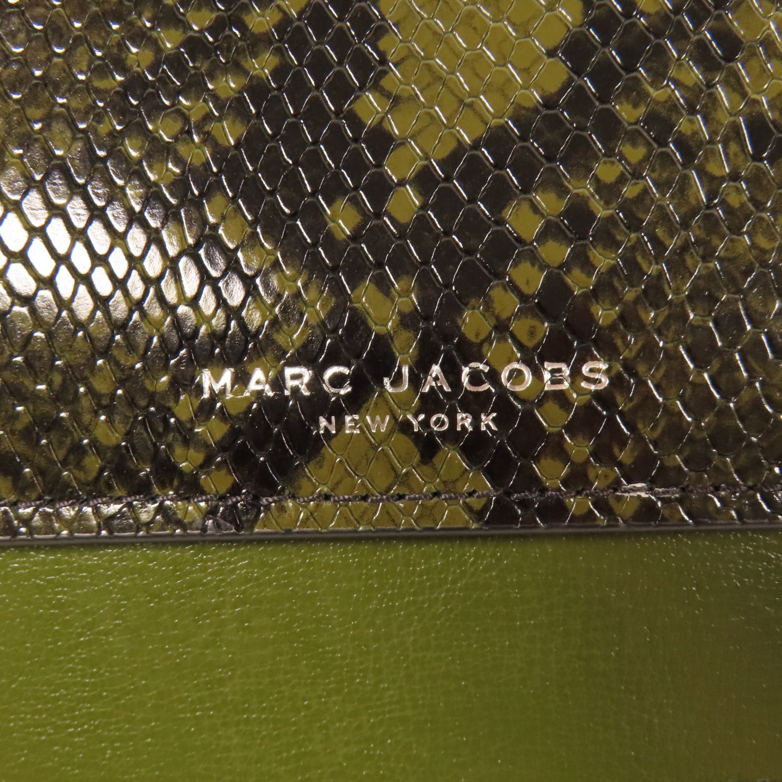 MARC JACOBS 牛皮皮革Shoulder Bag銀扣肩背袋