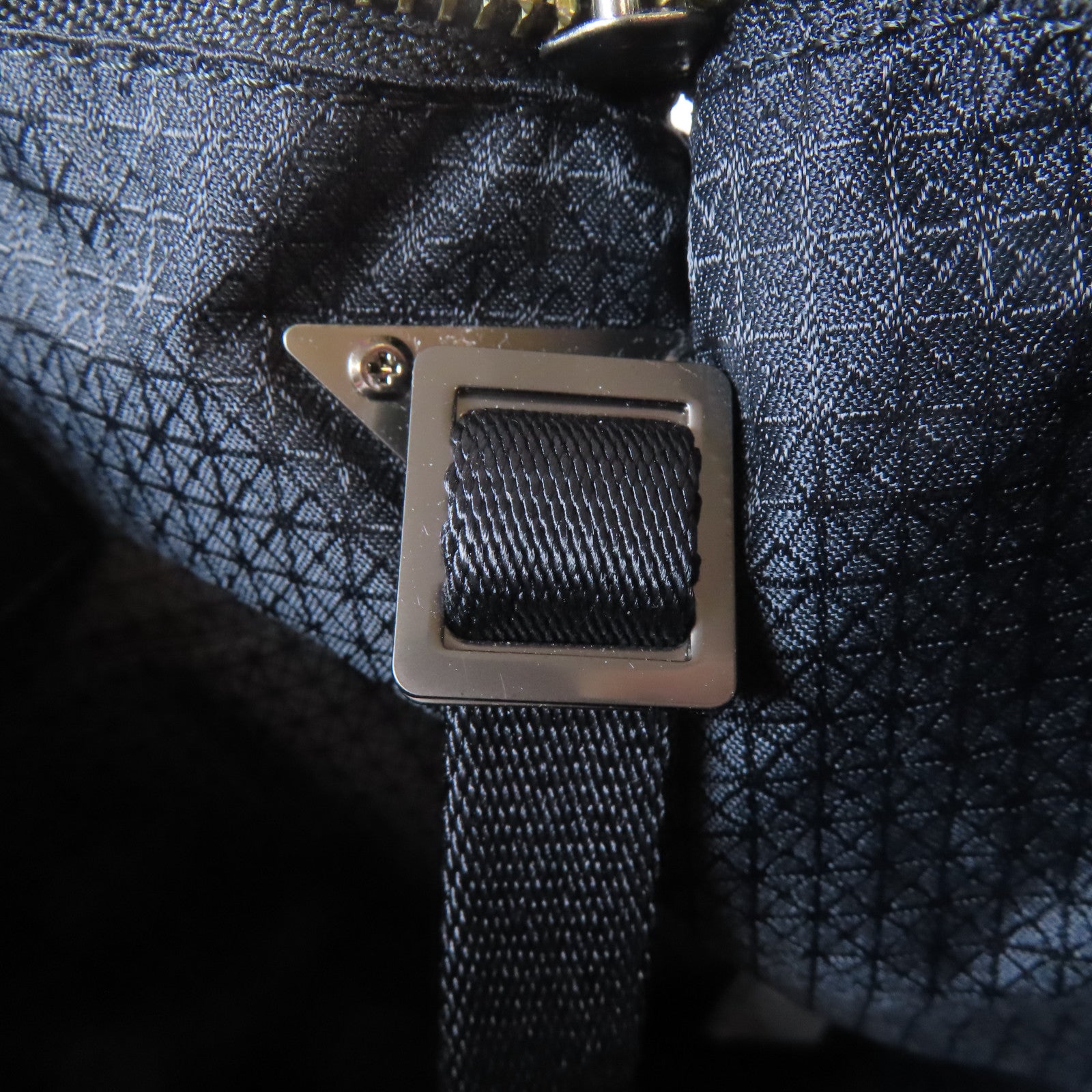 BAOBAO ISSEYMIYAKE 塗層帆布Cross Carry Bag黑扣肩背袋橙紅色