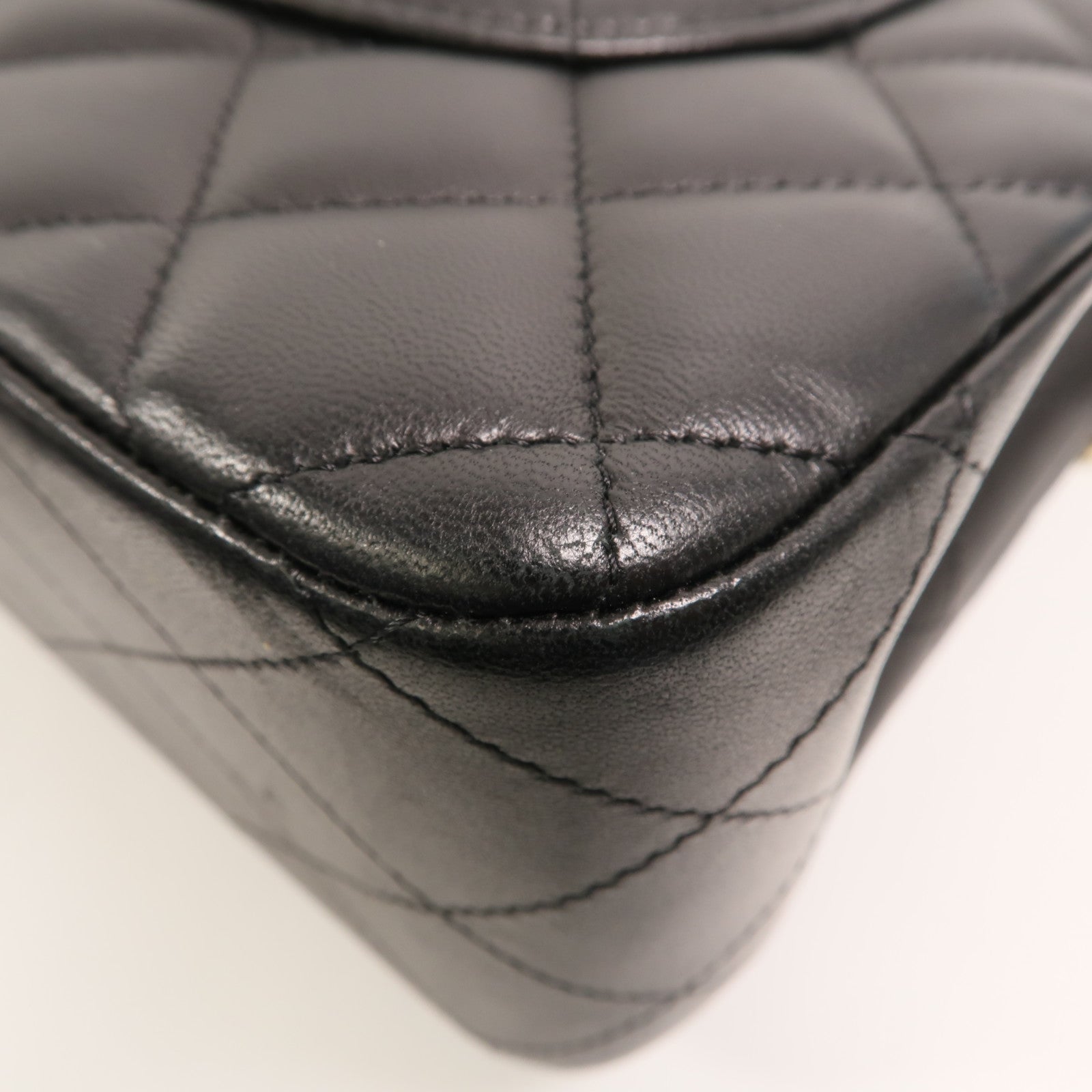 CHANEL 羊皮皮革Classic Jumbo鏈帶肩背袋