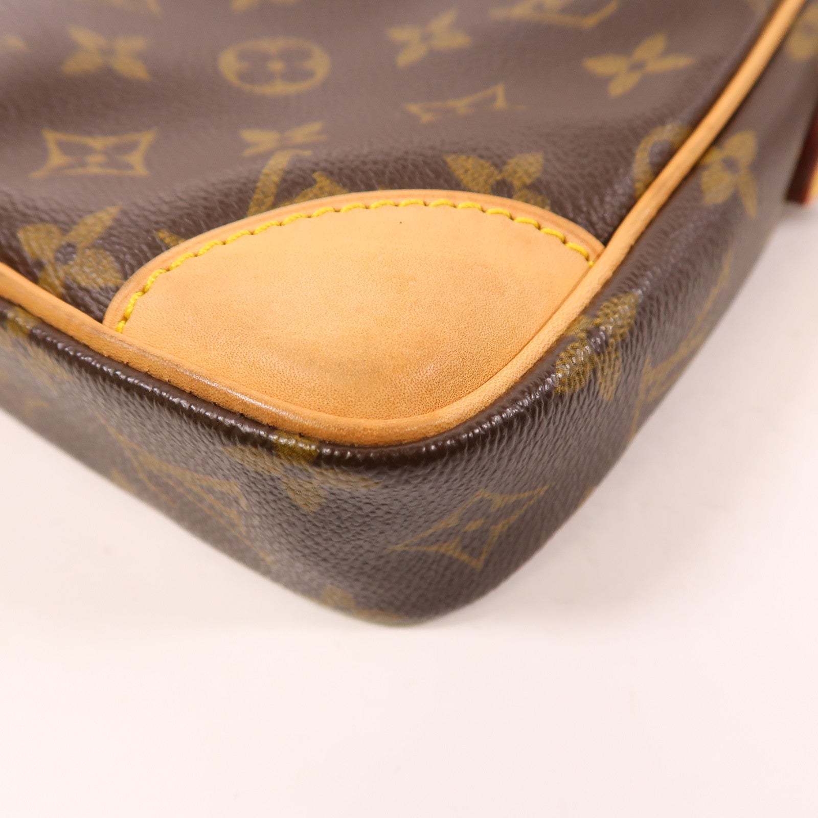 LOUIS VUITTON Monogram Danube金扣肩背袋