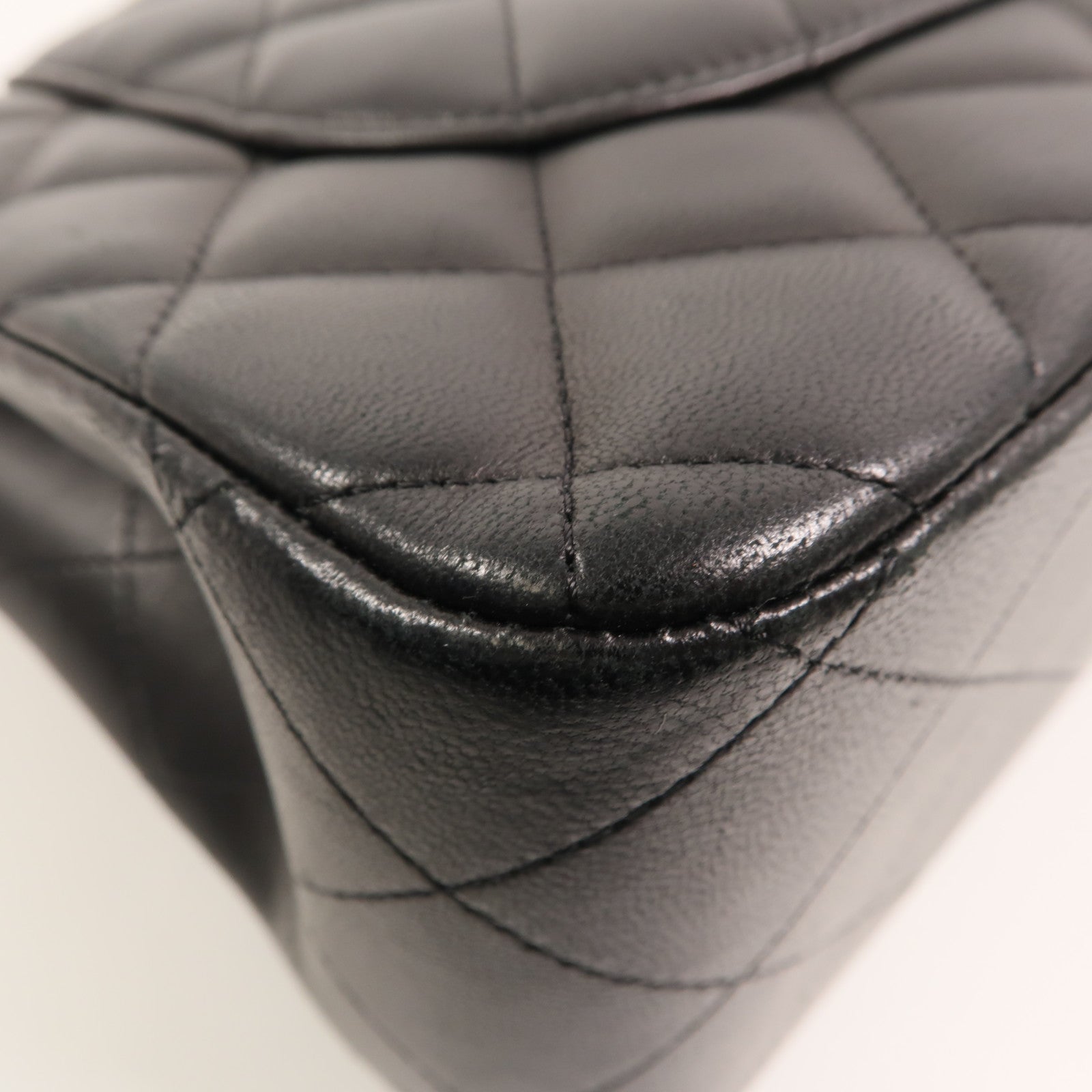CHANEL 羊皮皮革Classic Jumbo鏈帶肩背袋