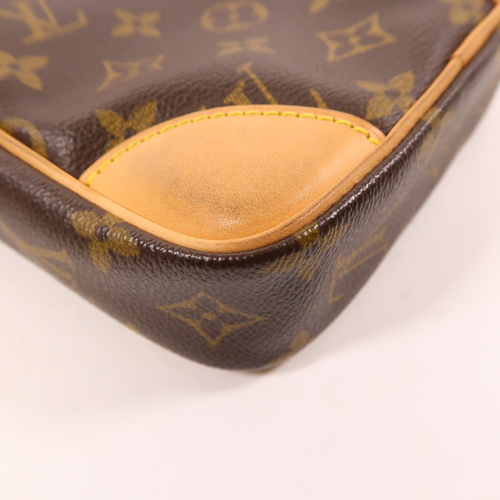 LOUIS VUITTON Monogram Danube金扣肩背袋