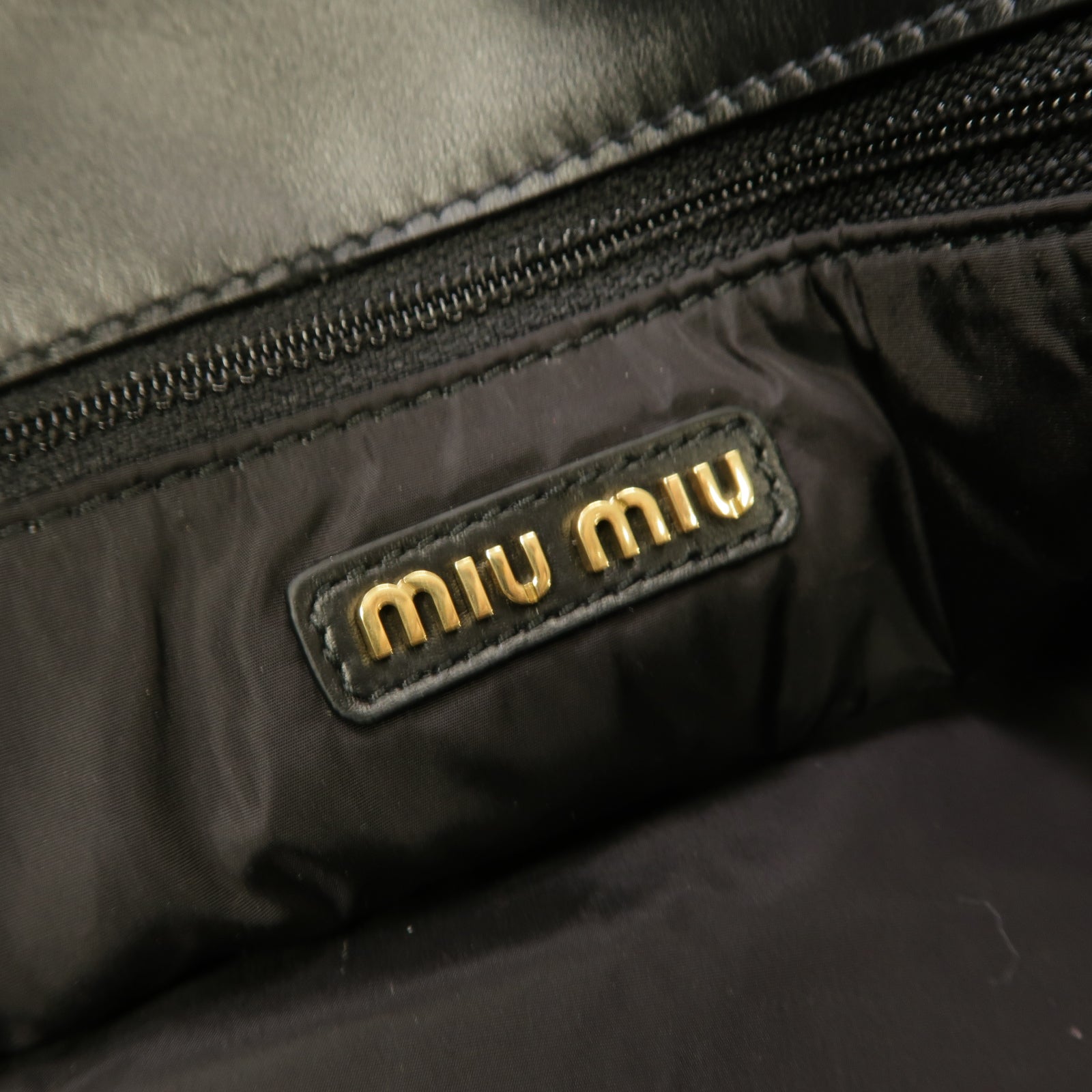 Miu Miu 牛皮皮革Shoulder Tote金扣肩背袋/手挽袋黑色
