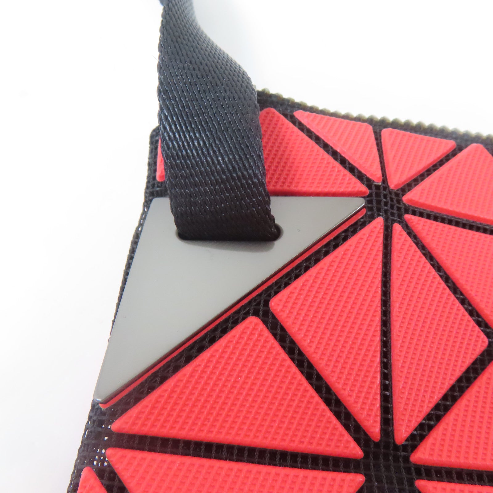 BAOBAO ISSEYMIYAKE 塗層帆布Cross Carry Bag黑扣肩背袋橙紅色