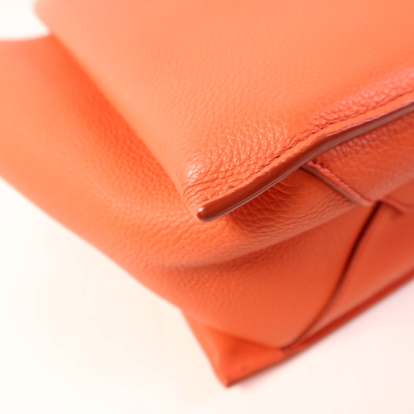 CELINE 牛皮皮革Tri-Fold金扣肩背袋