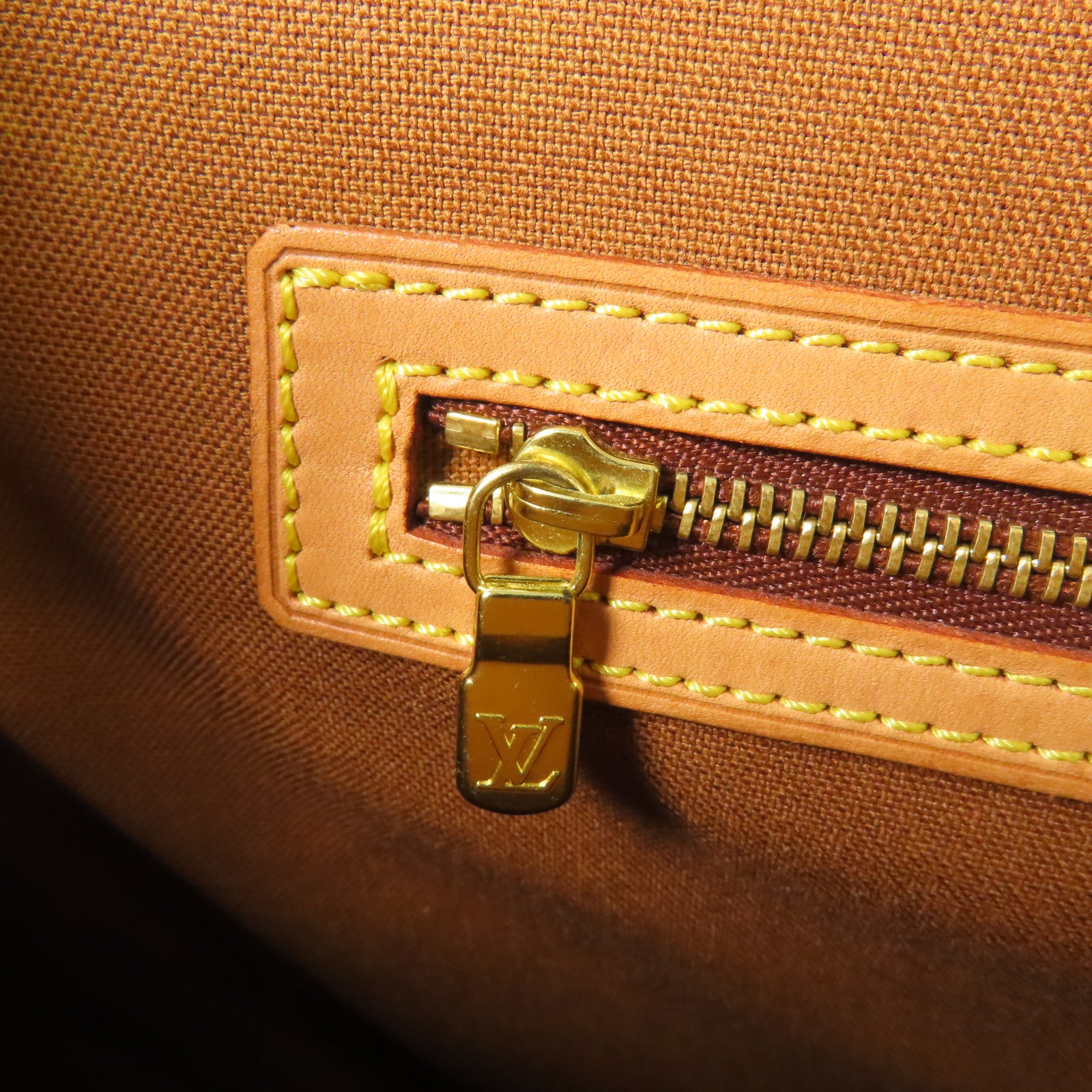 LOUIS VUITTON Monogram Abbesses金扣肩背袋