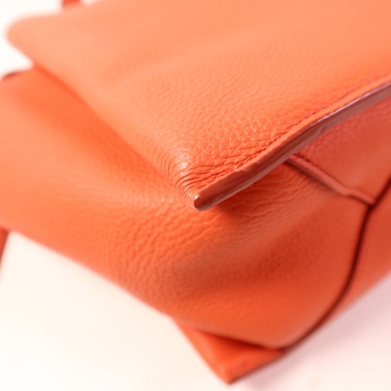 CELINE 牛皮皮革Tri-Fold金扣肩背袋