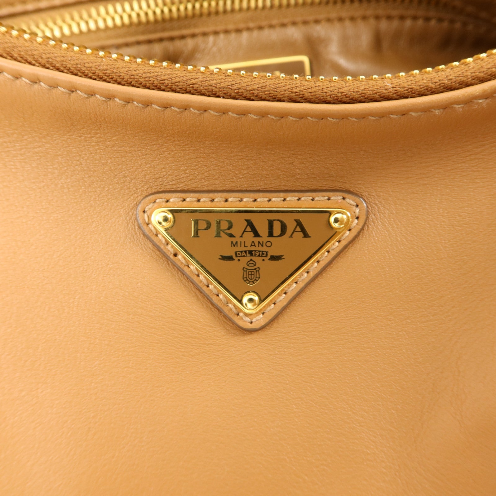PRADA 牛皮皮革Aimee金扣肩背袋