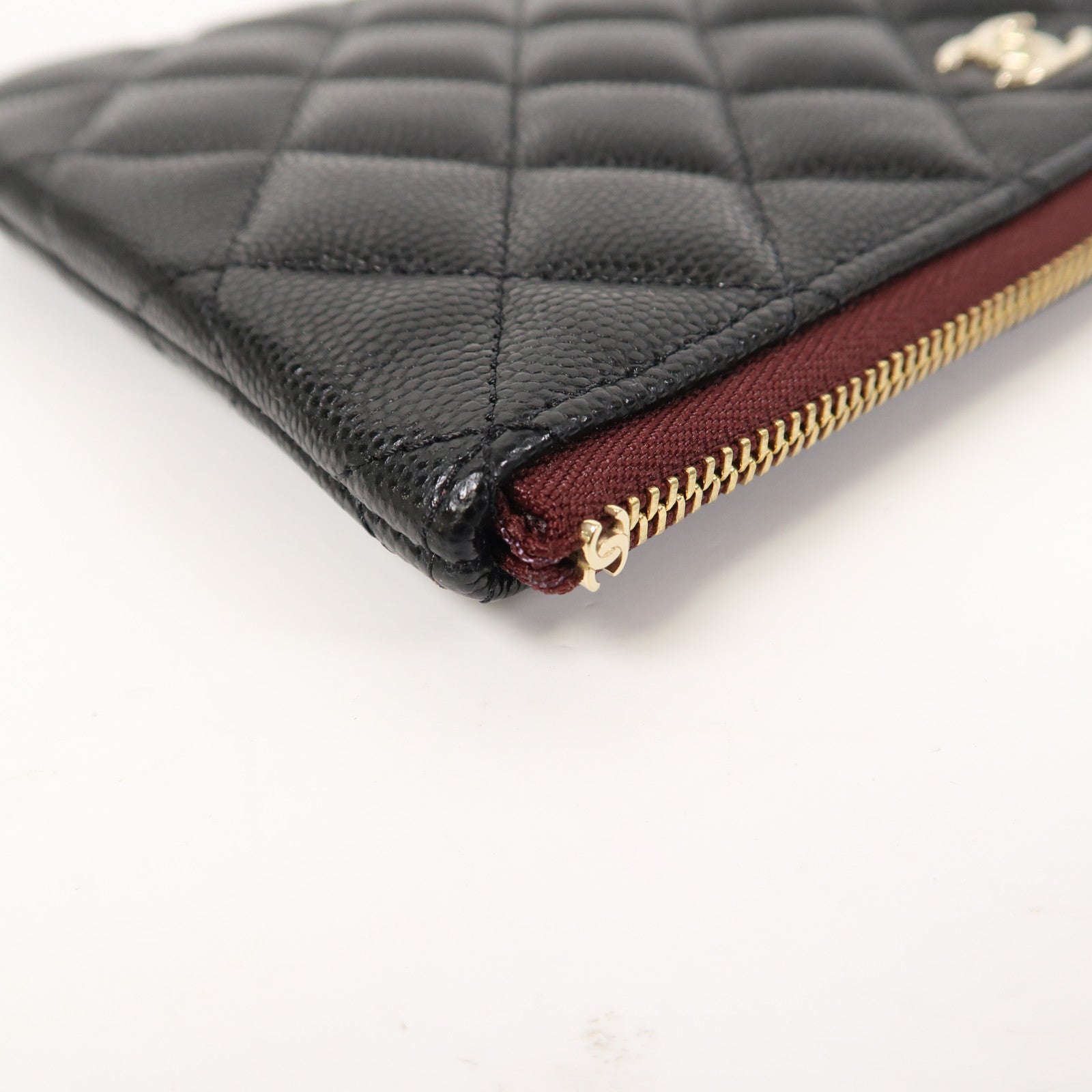 CHANEL 菱格牛皮皮革Pouch金扣手拿包黑色