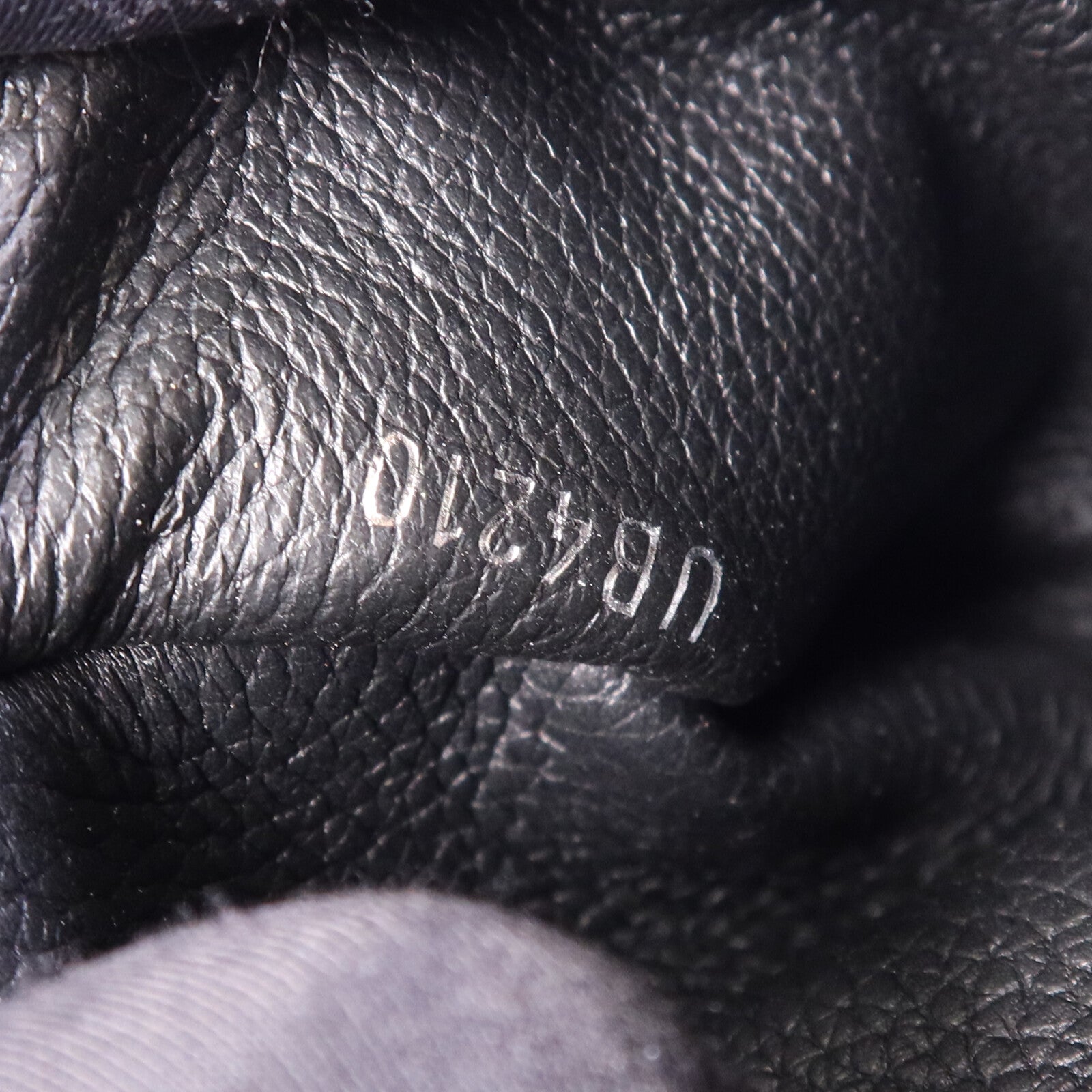 LOUIS VUITTON 牛皮皮革Nano Lockme銀扣肩背袋
