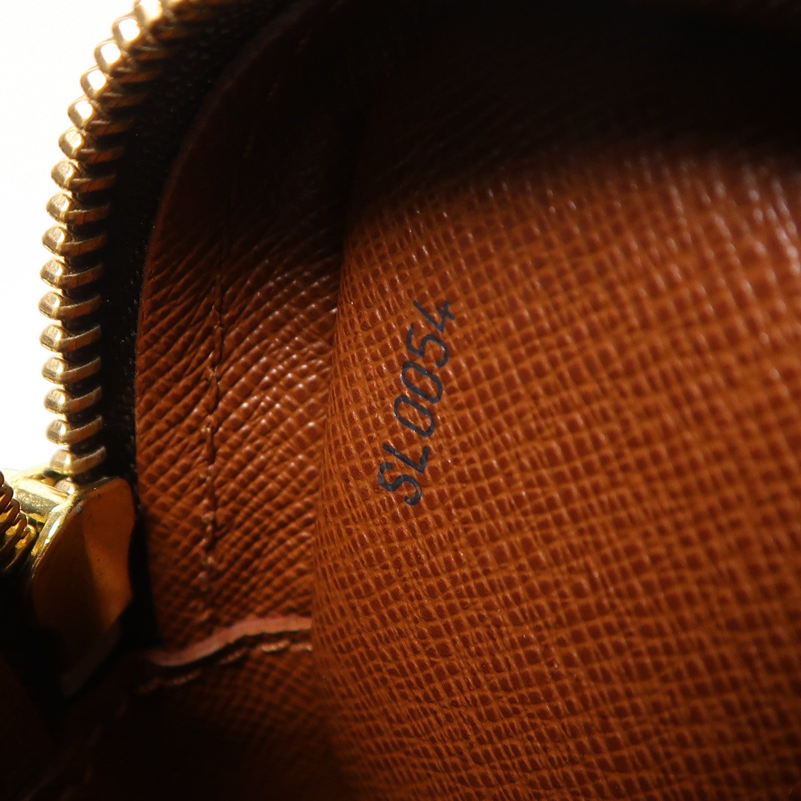 LOUIS VUITTON Monogram Danube金扣肩背袋