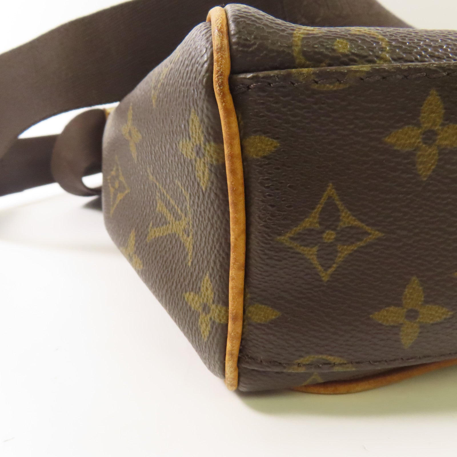 LOUIS VUITTON Monogram Abbesses金扣肩背袋