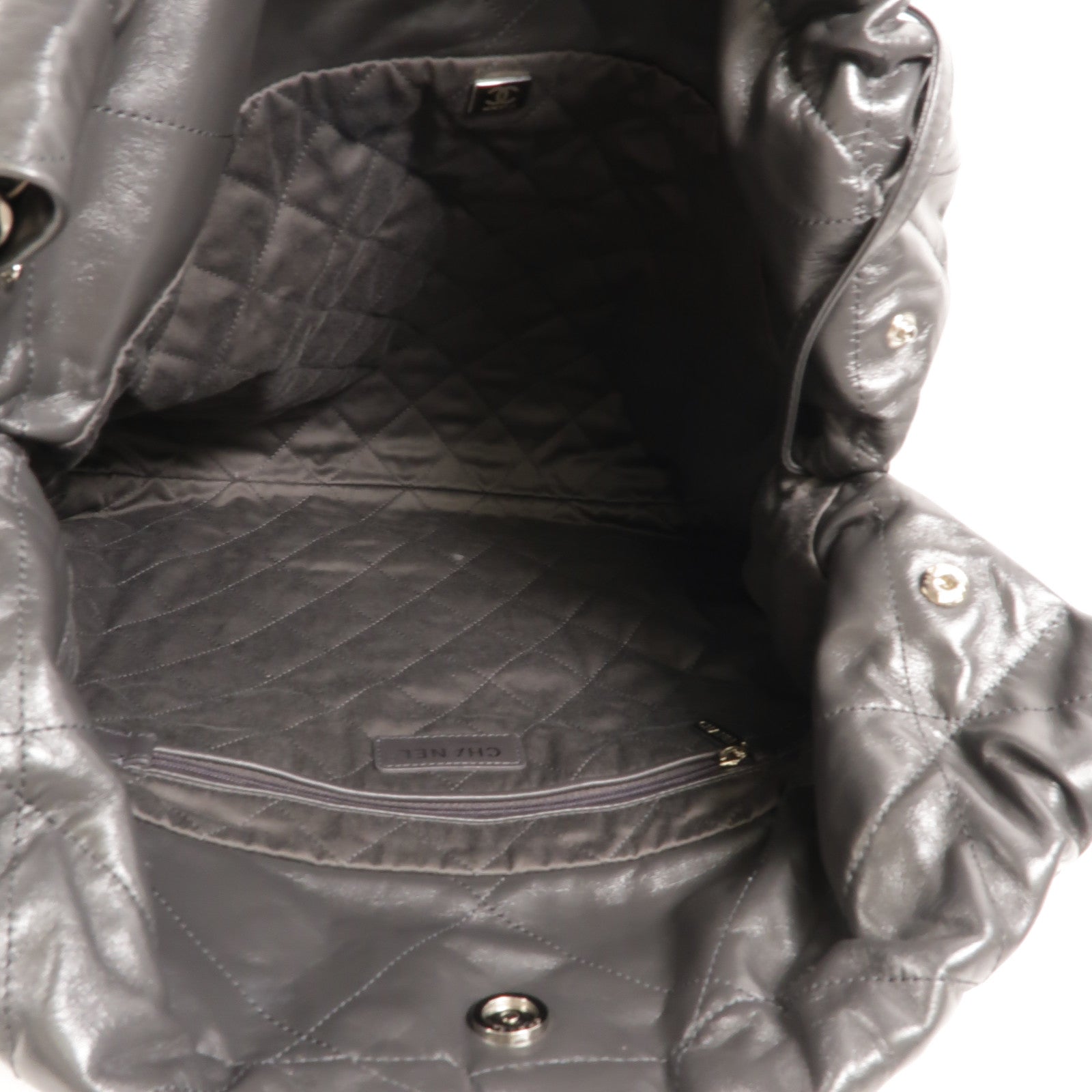 CHANEL 牛皮皮革Chanel 22 Medium鏈帶肩背袋