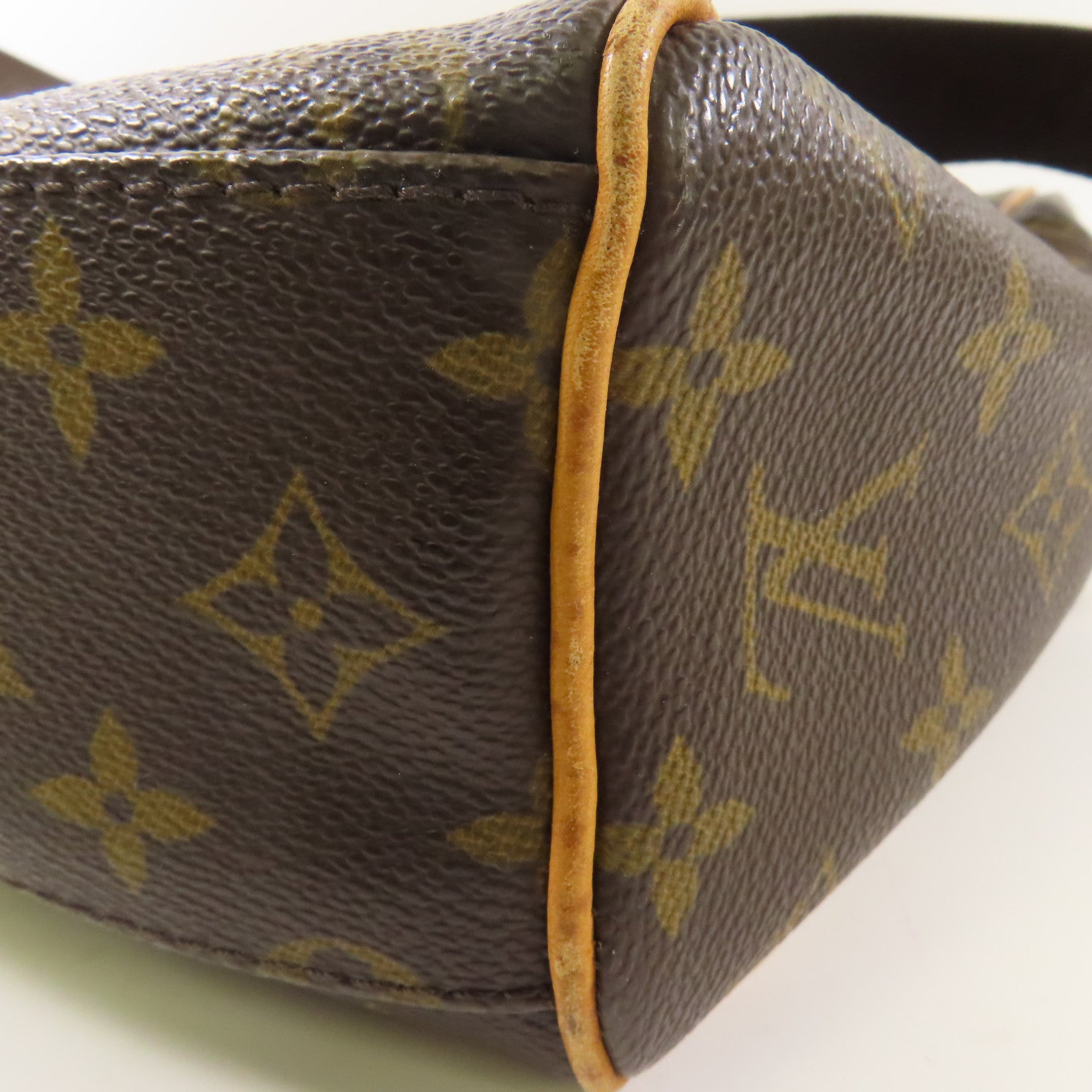 LOUIS VUITTON Monogram Abbesses金扣肩背袋