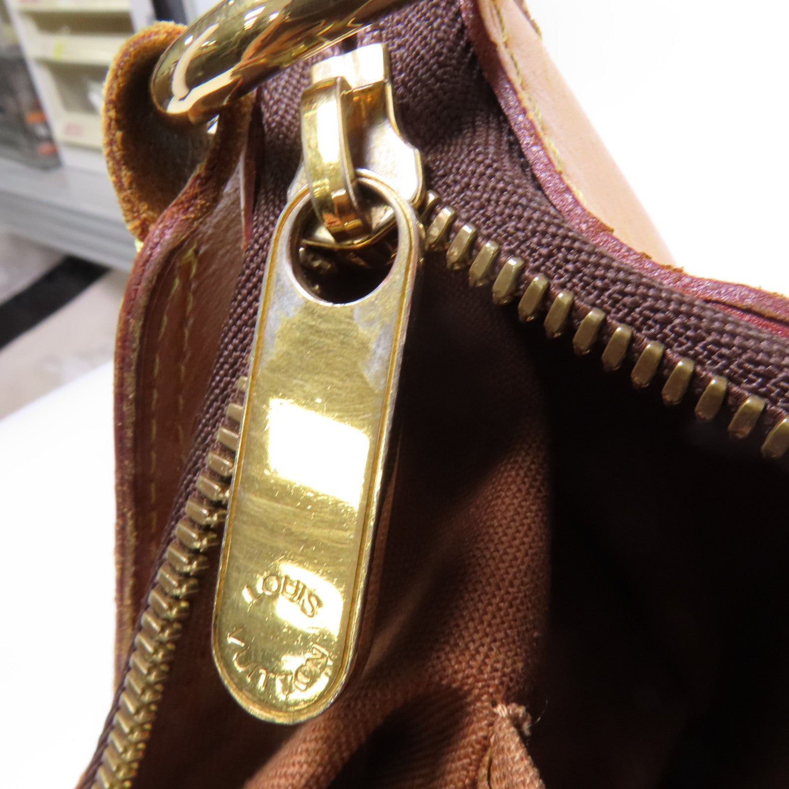 LOUIS VUITTON Monogram Thames PM金扣肩背袋