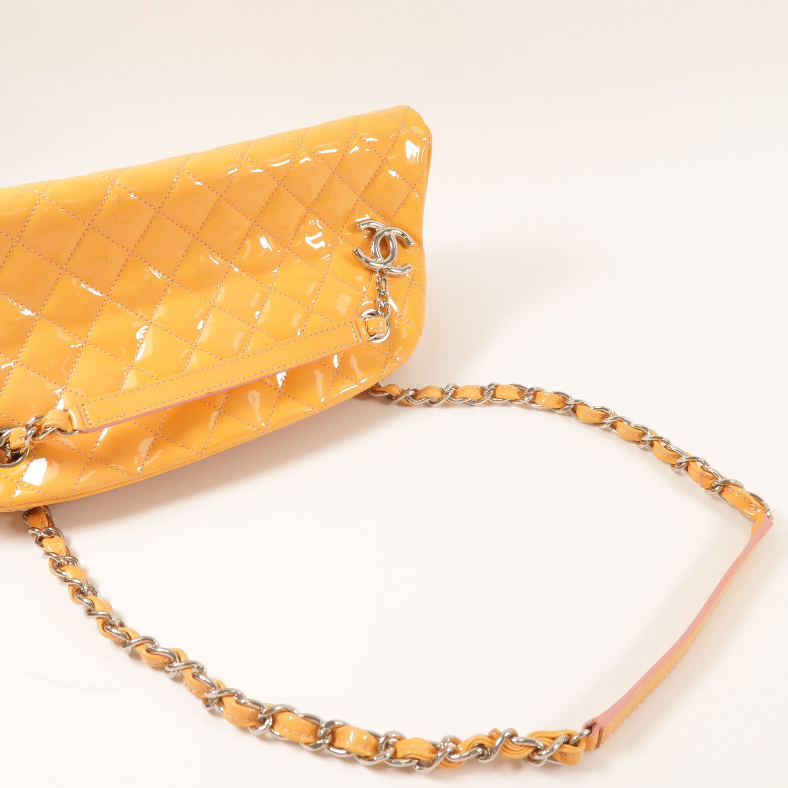 CHANEL 漆皮皮革Chain Shoulder銀扣鏈帶肩背袋