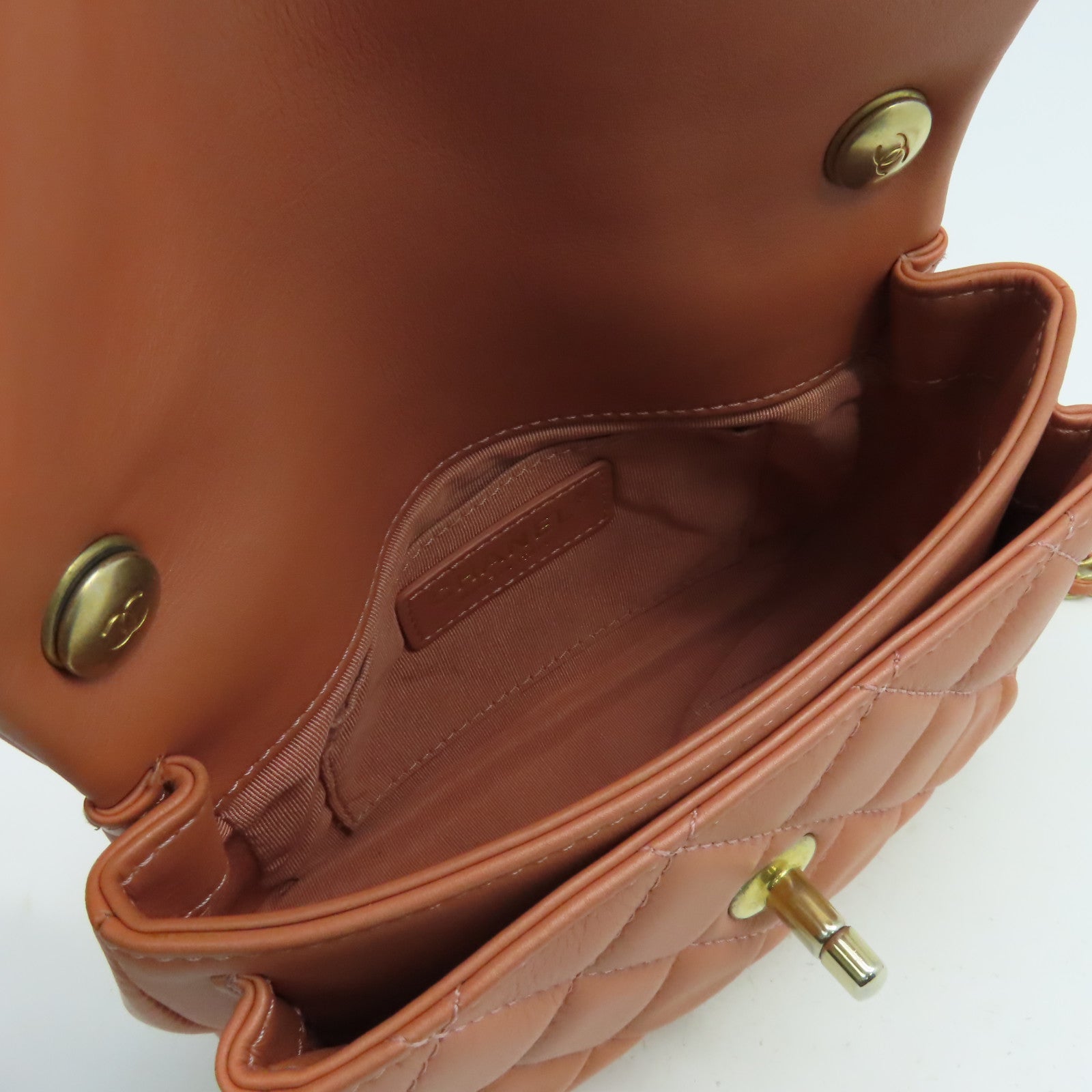 CHANEL 【激減優惠】菱格牛皮皮革Chain Shoulder金扣鏈帶肩背袋三文魚色