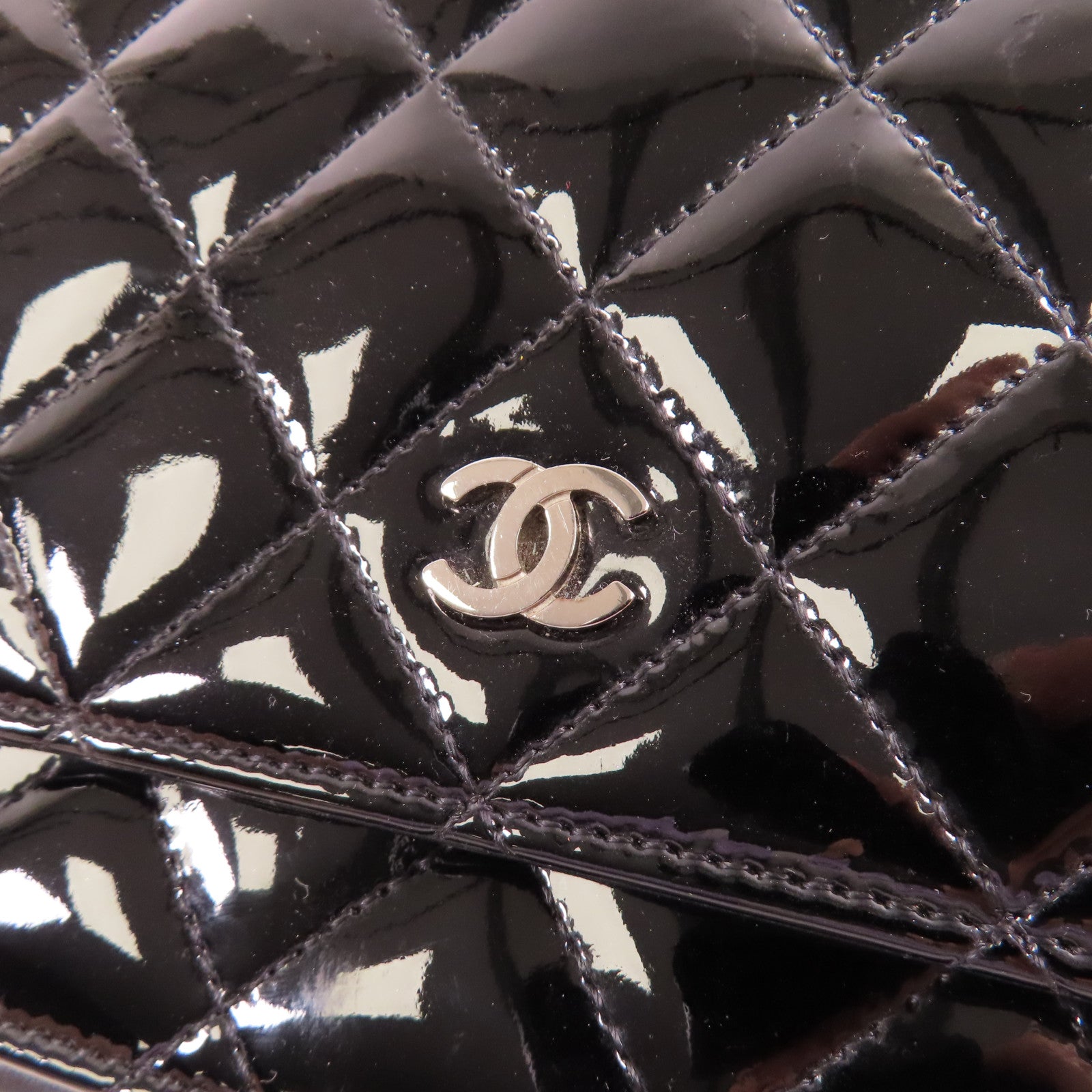 CHANEL 漆皮皮革Wallet On Chain銀扣鏈帶肩背袋