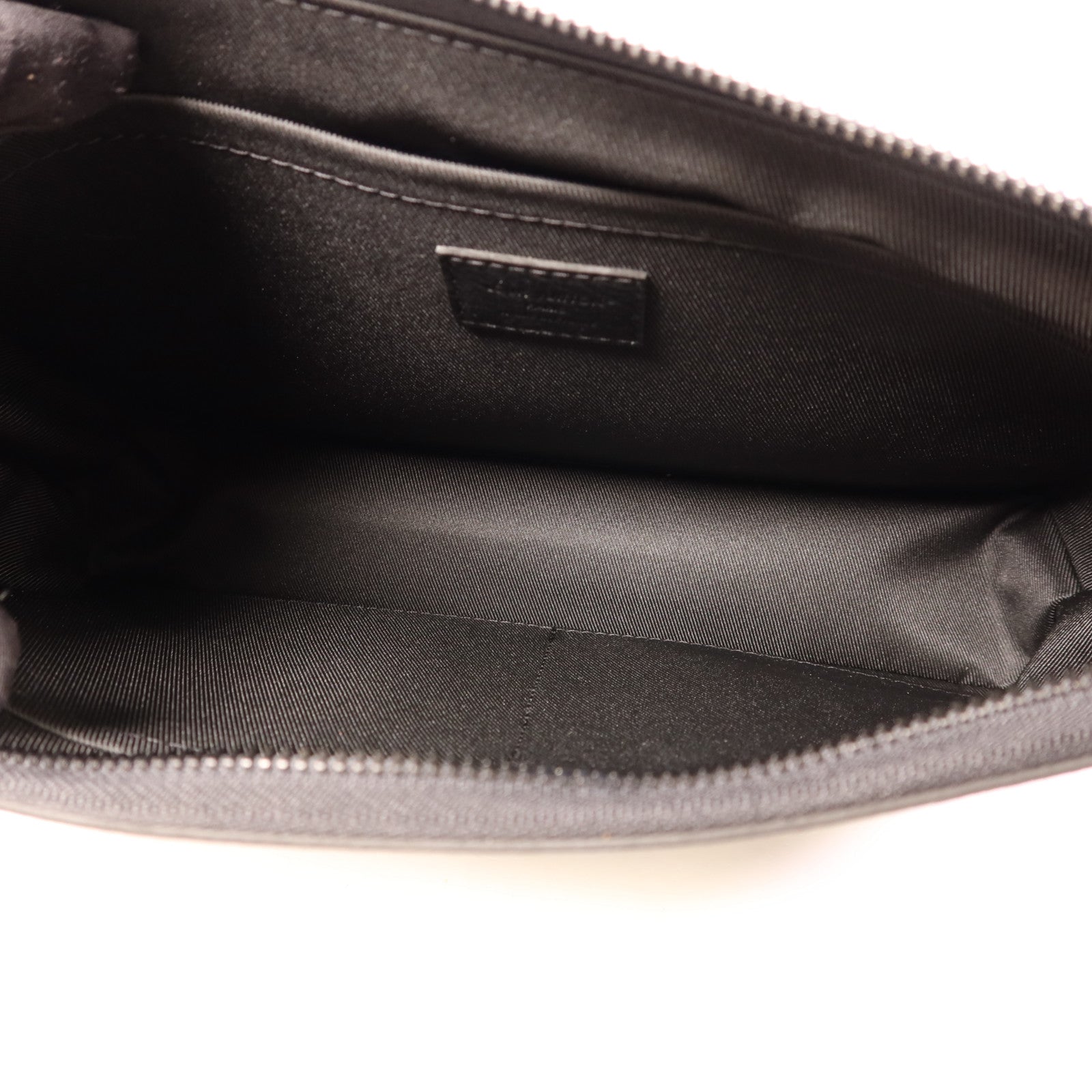 LOUIS VUITTON Monogram Shadow Pochette Voyage Souple手拿包