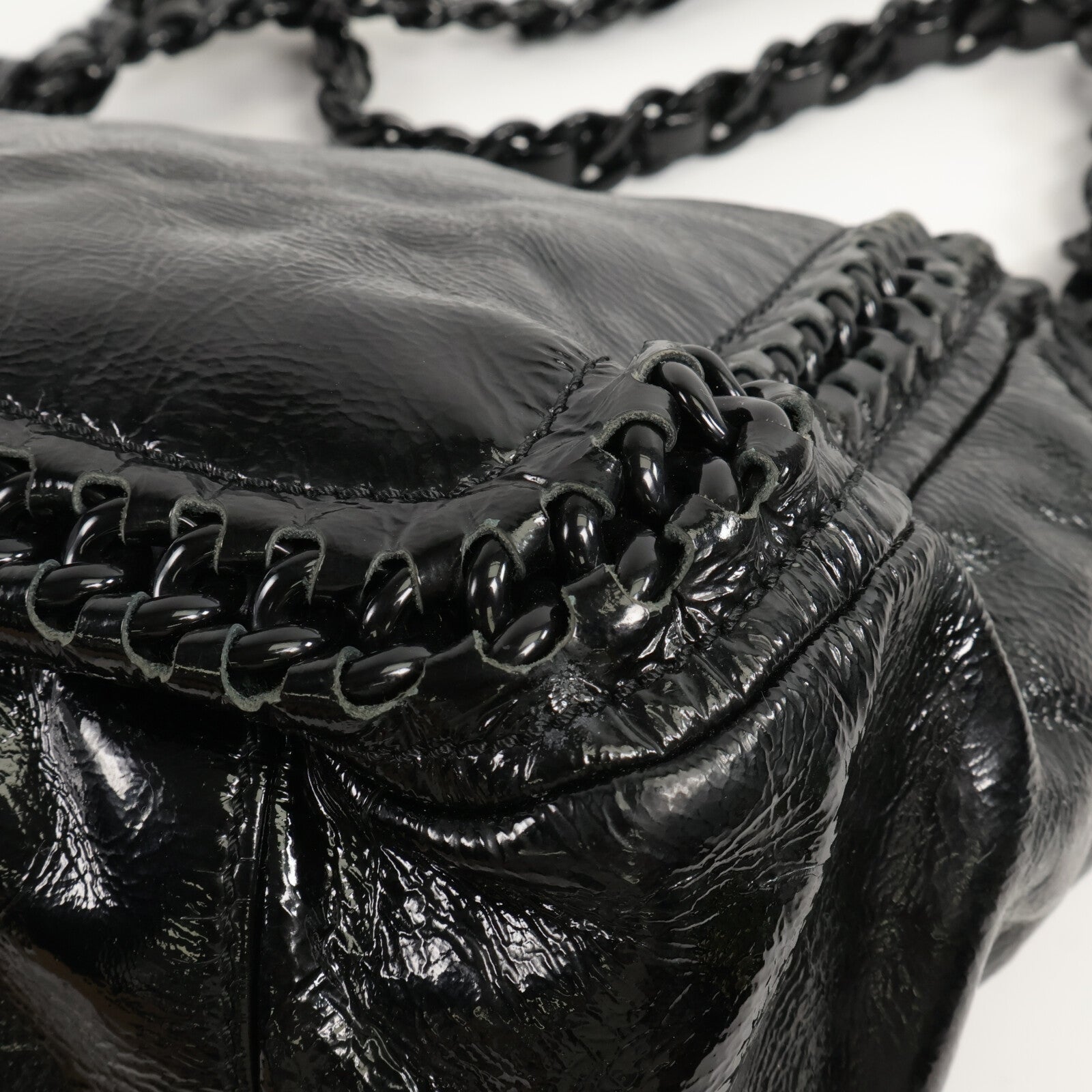 CHANEL 漆皮皮革Luxe Ligne Chain Flap Bag肩背袋
