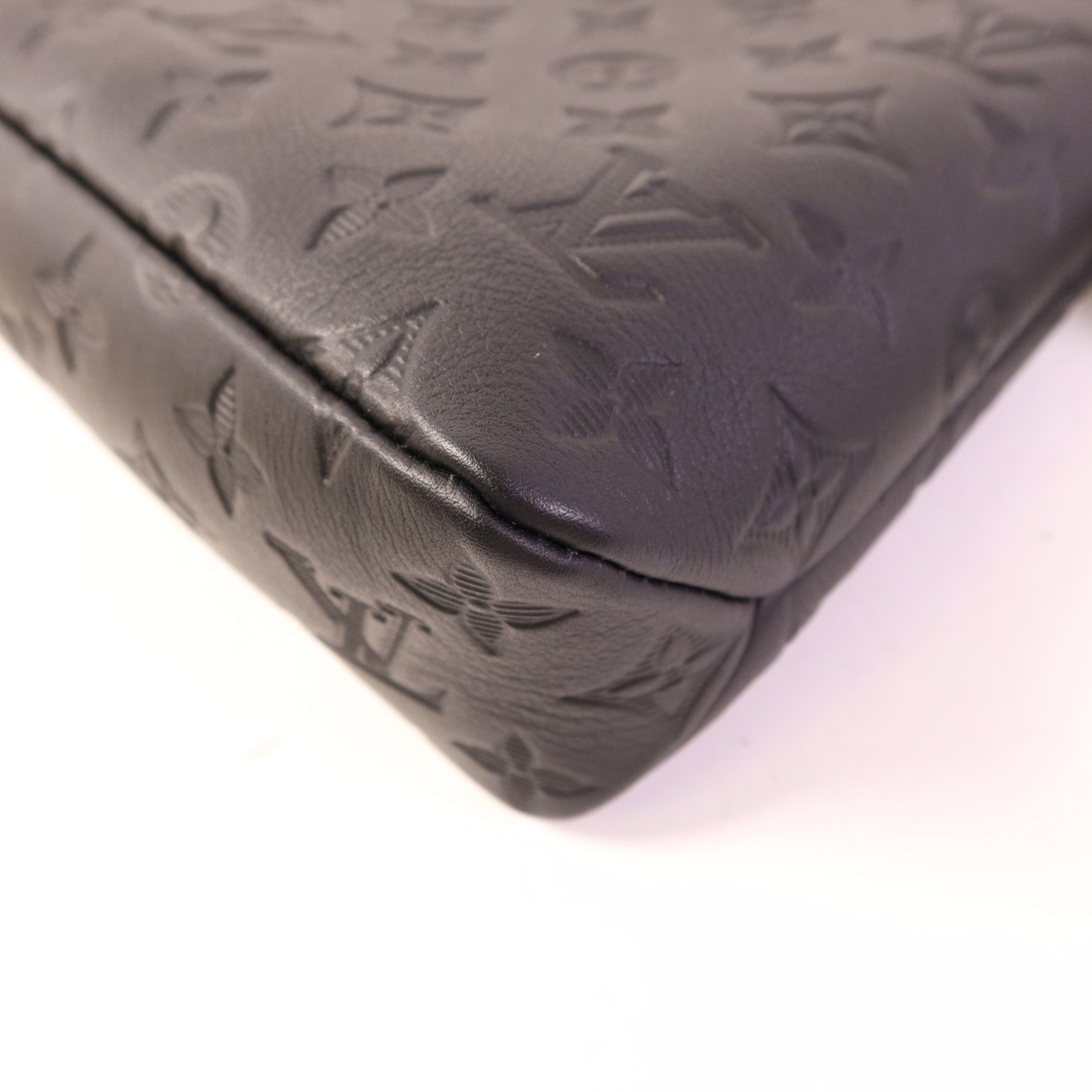 LOUIS VUITTON Monogram Shadow Pochette Voyage Souple手拿包