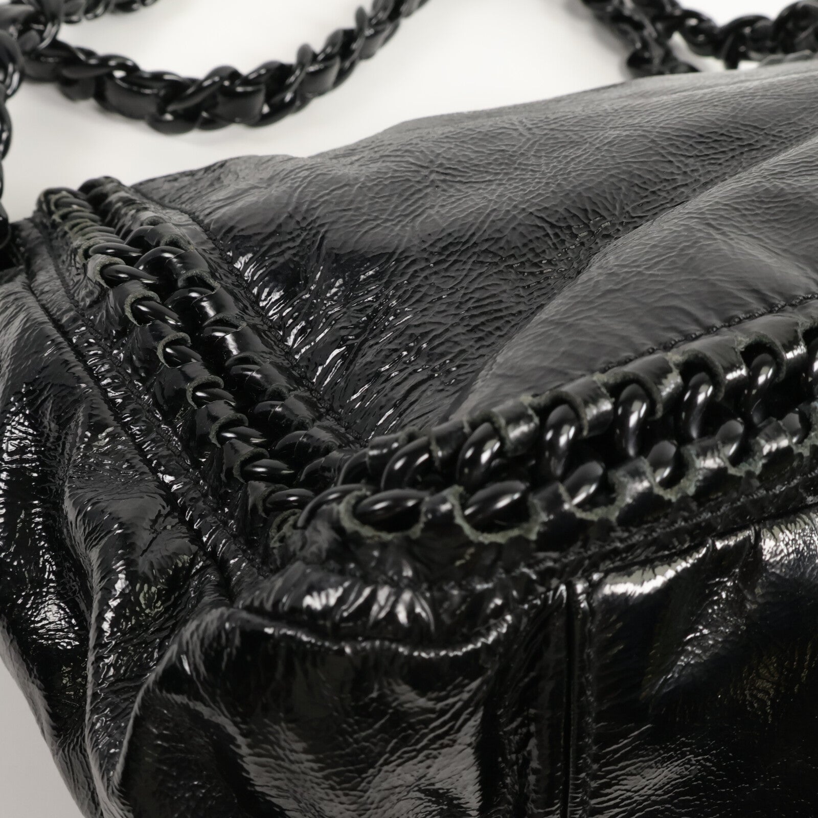 CHANEL 漆皮皮革Luxe Ligne Chain Flap Bag肩背袋