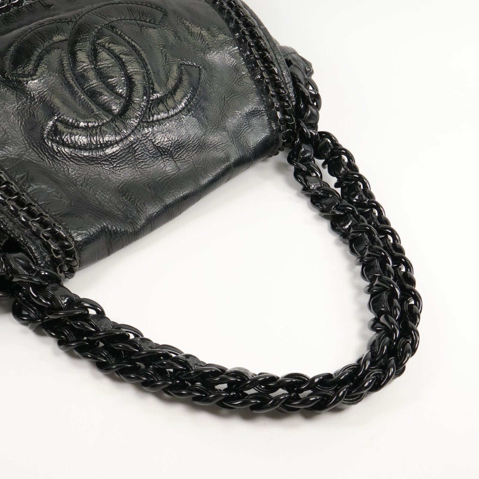 CHANEL 漆皮皮革Luxe Ligne Chain Flap Bag肩背袋