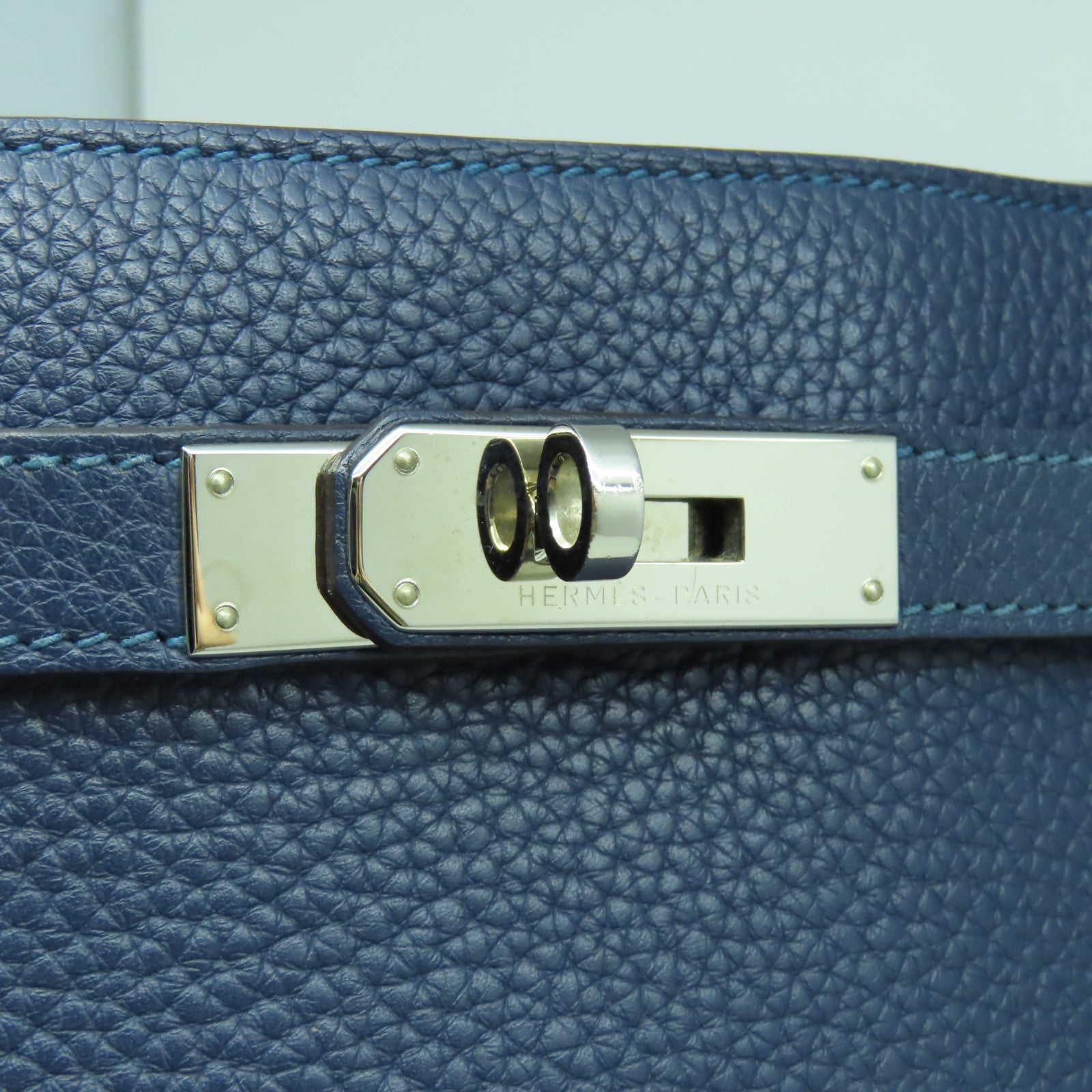HERMES 【激減優惠】Clemence皮革So Kelly 26銀扣肩背袋伊玆密爾藍色