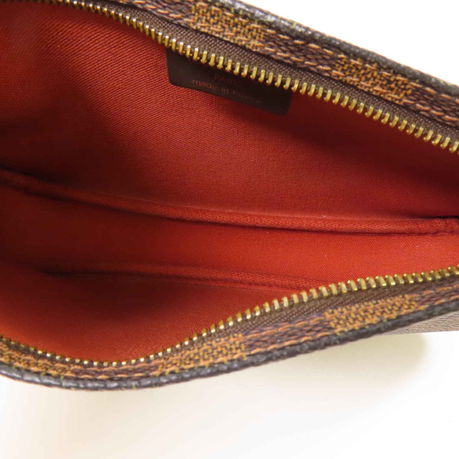 LOUIS VUITTON Damier Pochette Accessoires金扣手挽袋