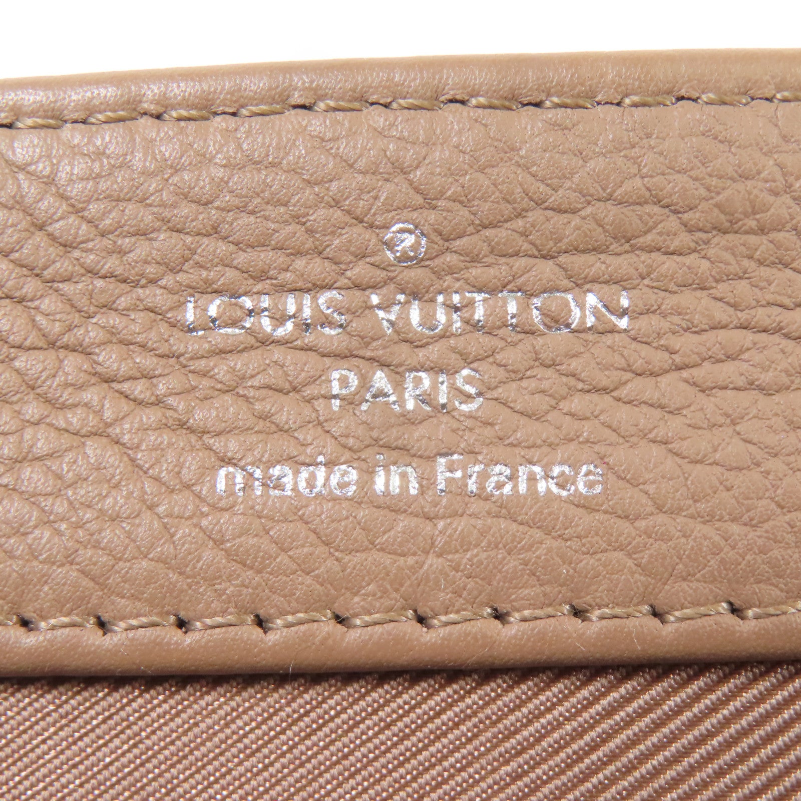LOUIS VUITTON 牛皮皮革Lock Me II BB銀扣手挽肩背兩用袋