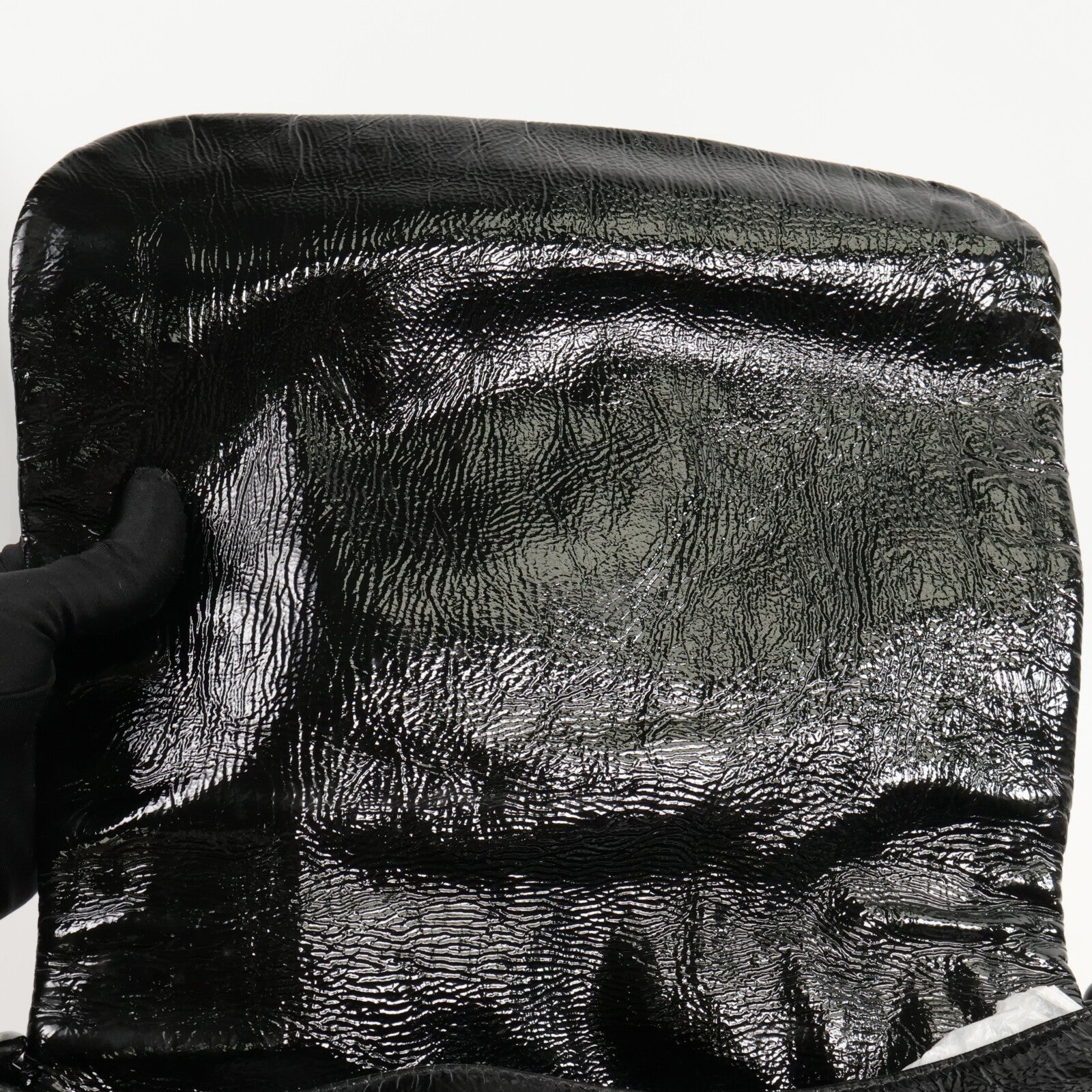 CHANEL 漆皮皮革Luxe Ligne Chain Flap Bag肩背袋