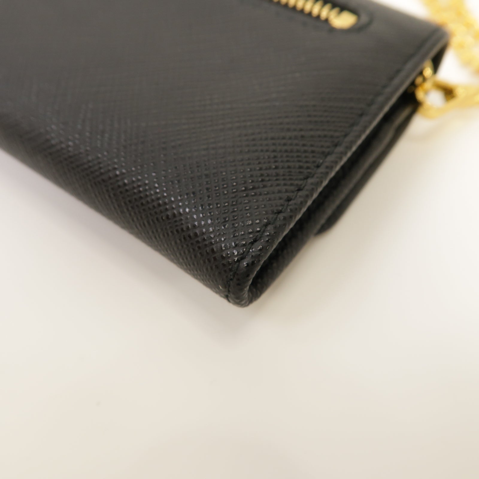 PRADA 【激減優惠】Saffiano皮革Mini Wallet with Chain金扣錢包黑色